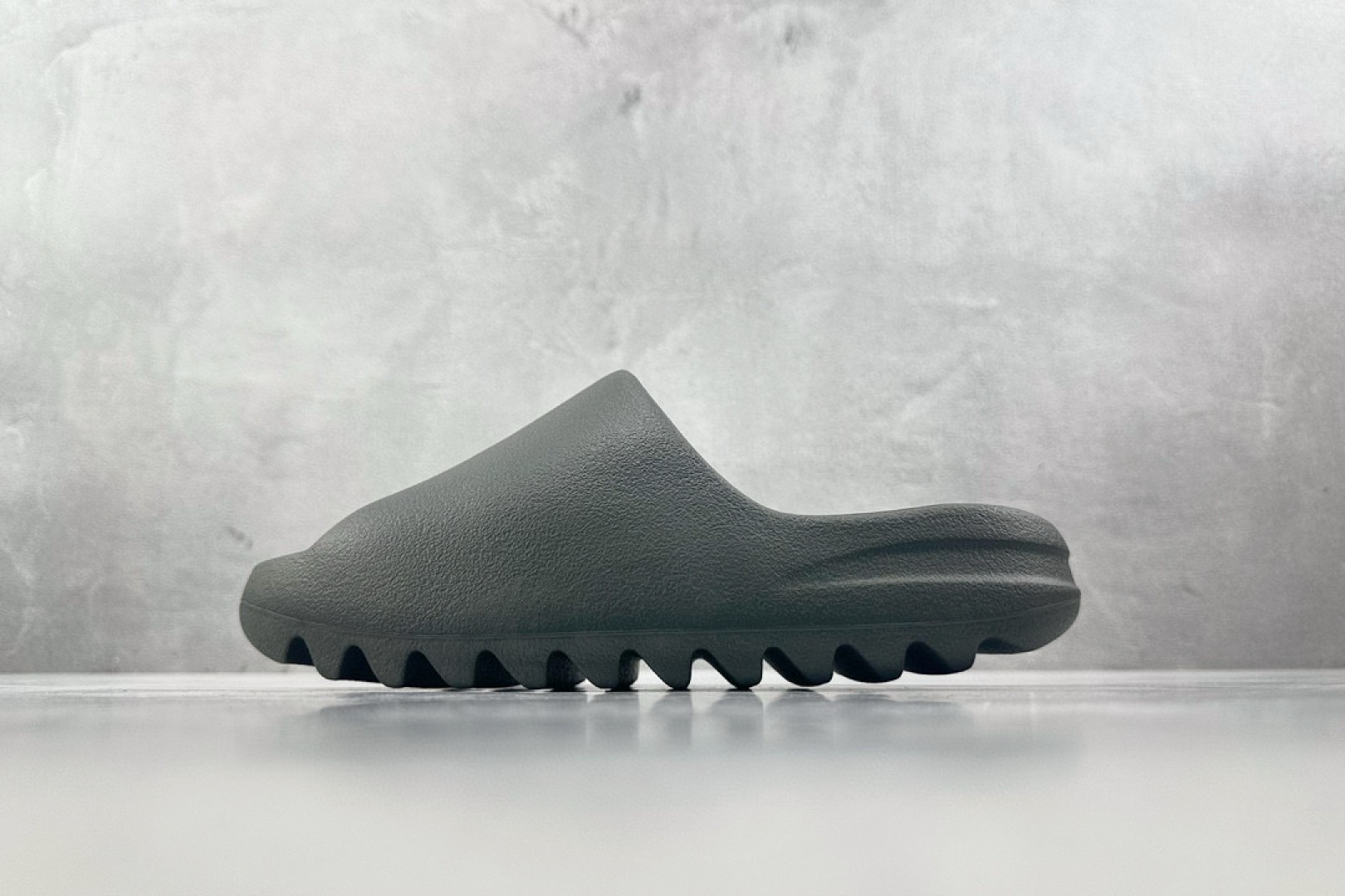 
全新外贸大厂出品 已出配色合集 adidas originals Yeezy Slide 系列