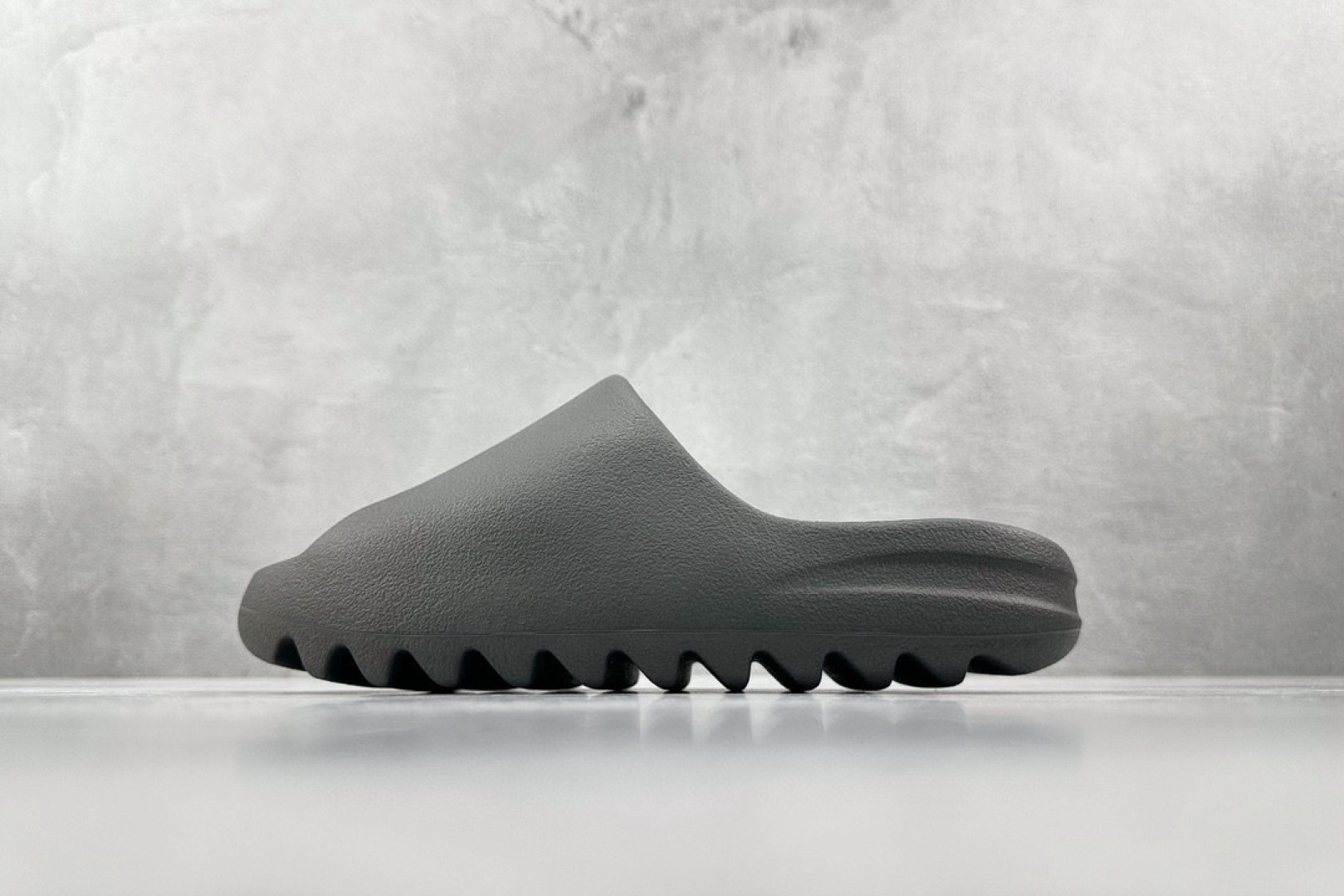 
全新外贸大厂出品 已出配色合集 adidas originals Yeezy Slide 系列