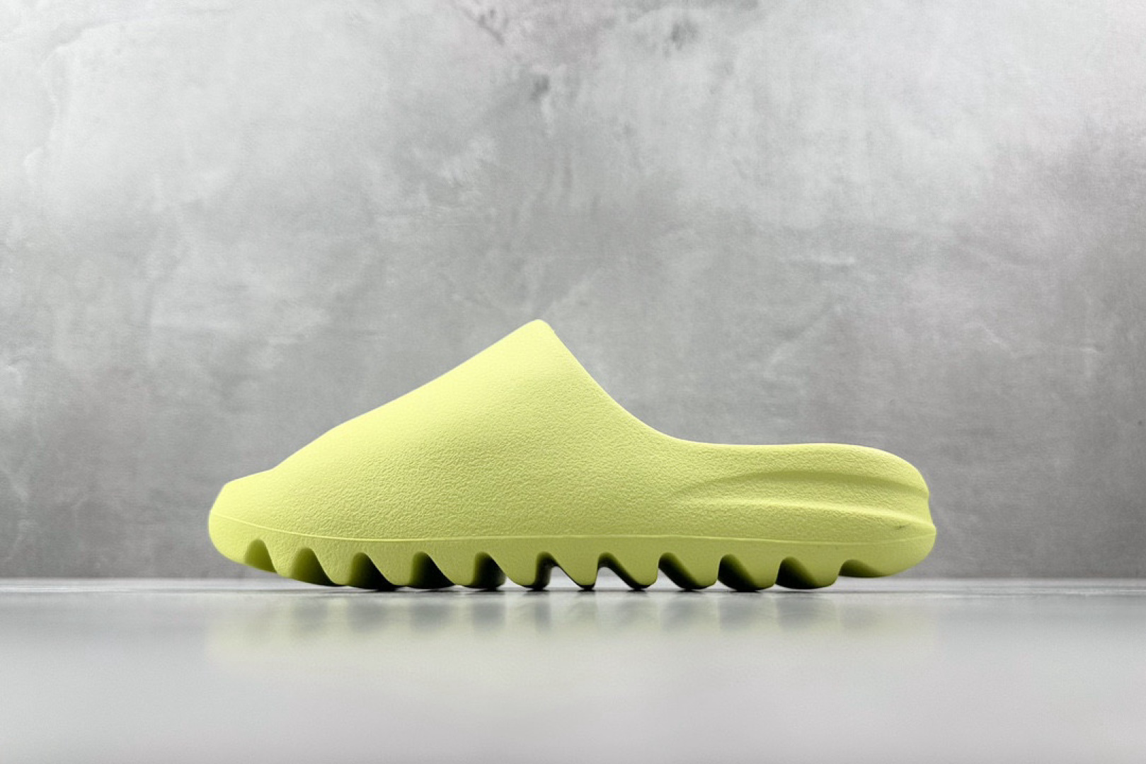 
全新外贸大厂出品 已出配色合集 adidas originals Yeezy Slide 系列