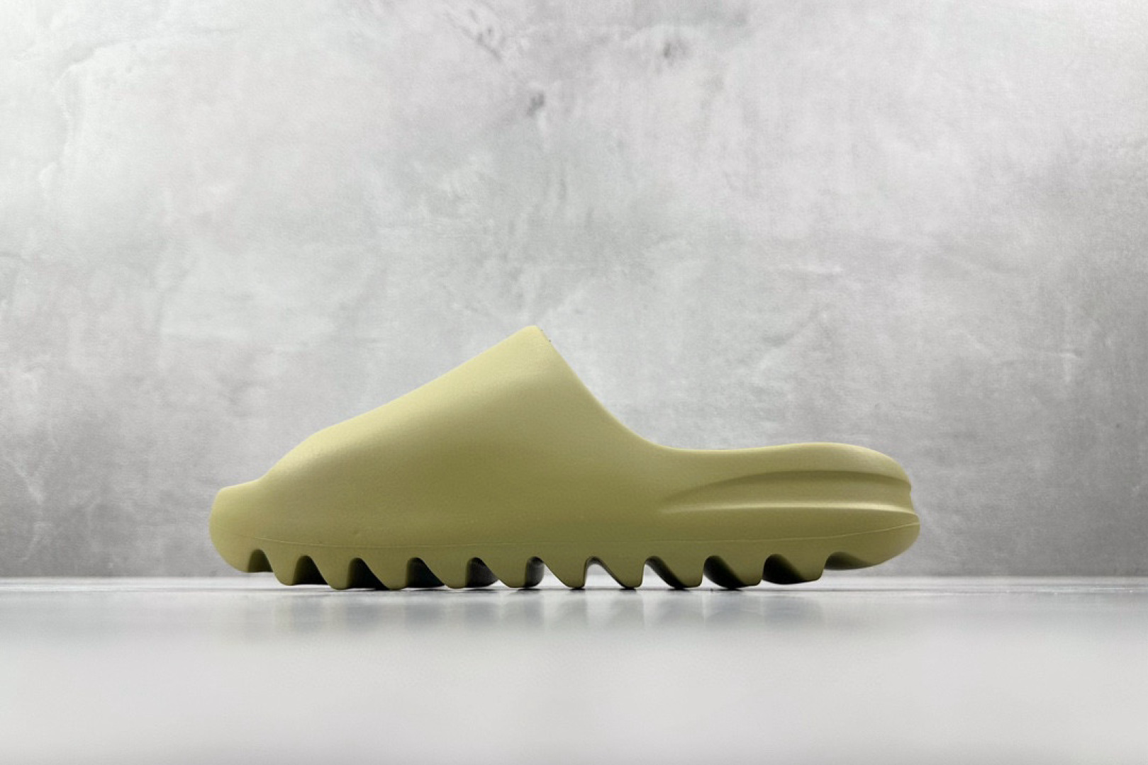 
全新外贸大厂出品 已出配色合集 adidas originals Yeezy Slide 系列