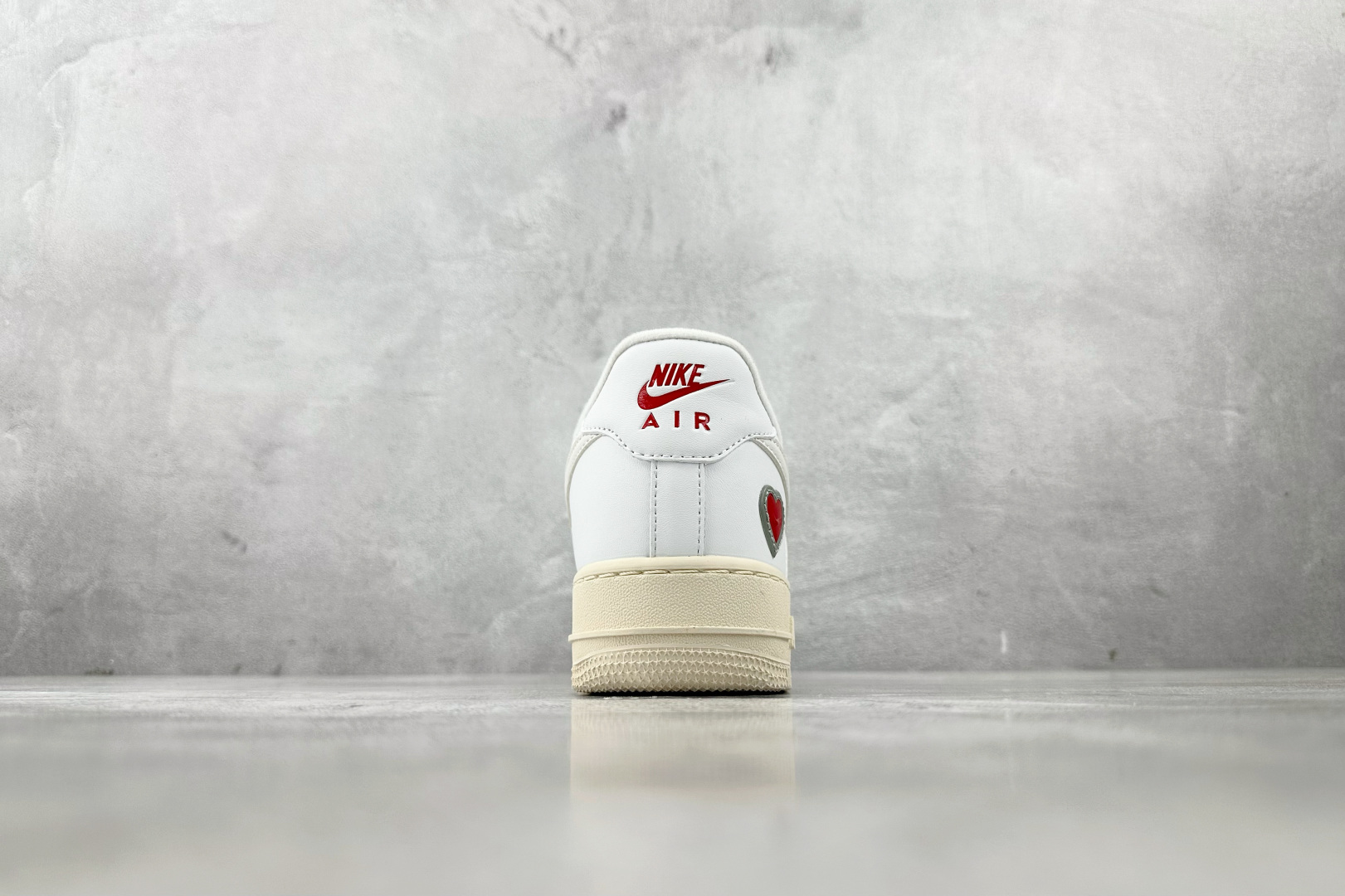 
外贸批次 Nike Air Force 1 Valentine's Day 情人节 爱心 白红

货号