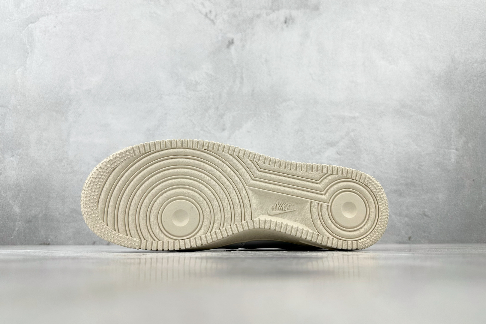 
外贸批次 Nike Air Force 1 Valentine's Day 情人节 爱心 白红

货号