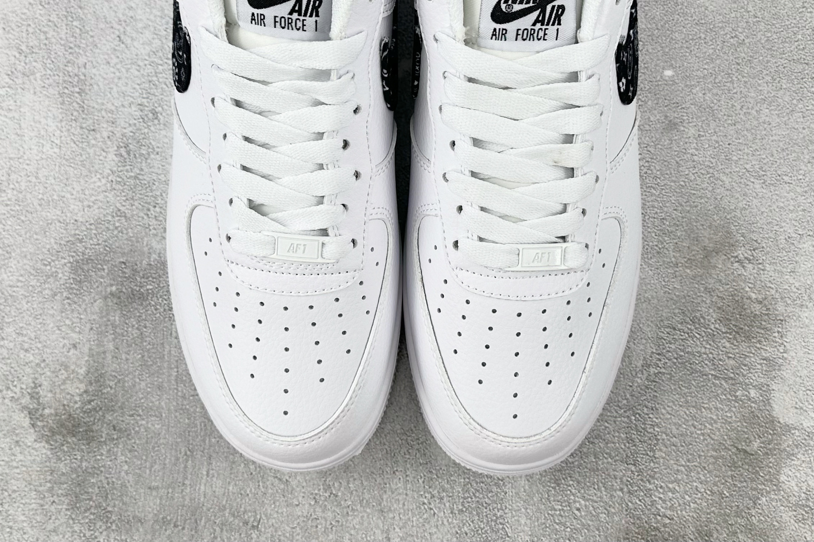 
外贸批次 Nike Air Force 1 07 Essential Black Paisley白黑
