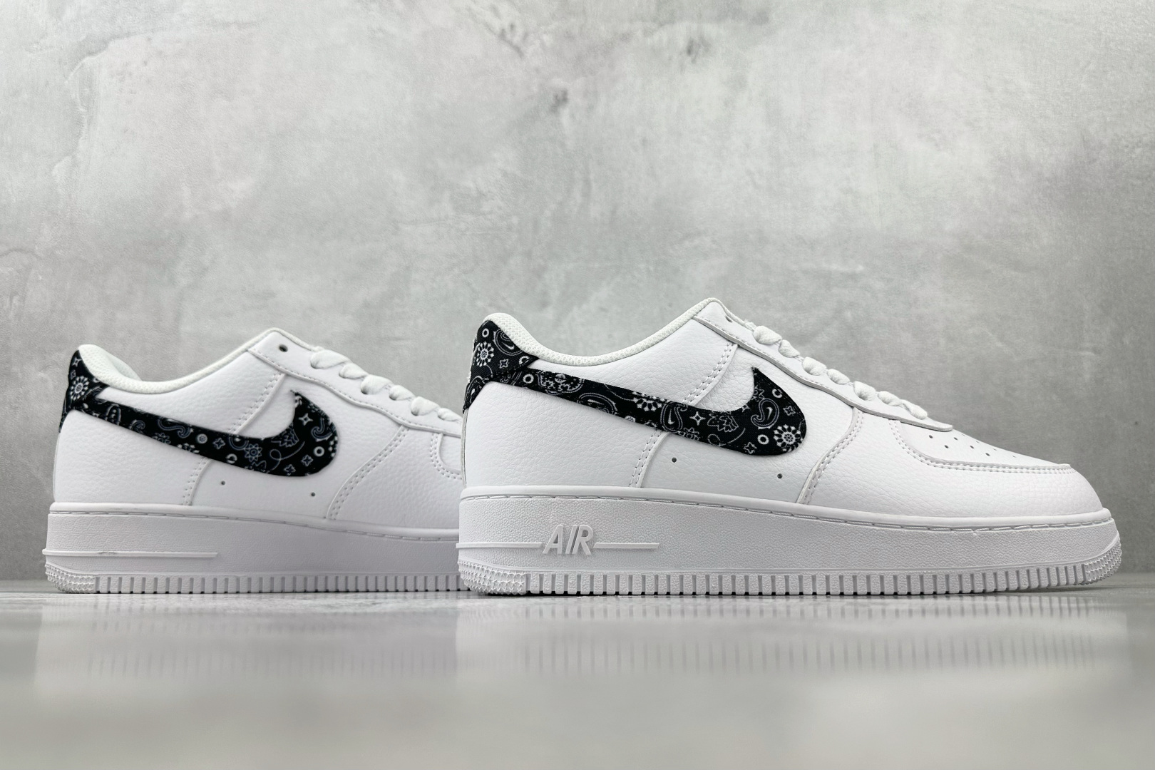 
外贸批次 Nike Air Force 1 07 Essential Black Paisley白黑
