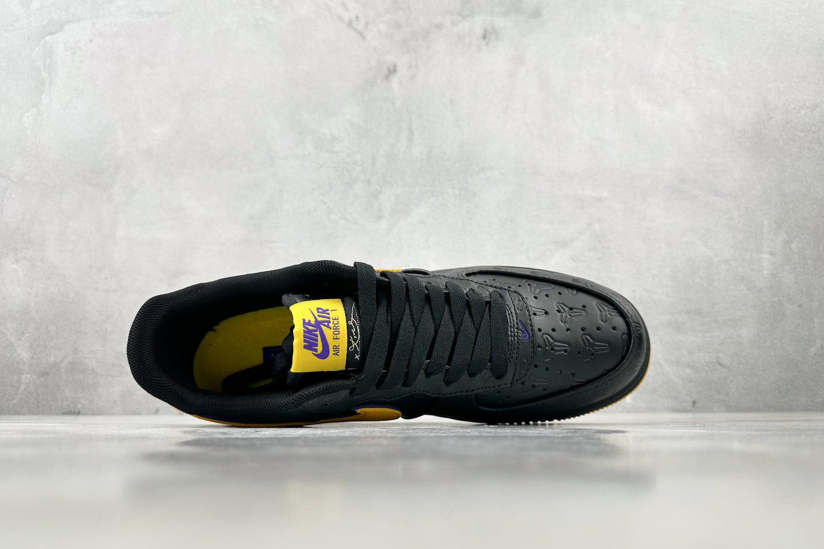 
外贸批次  Nike Air Force 1 Low “Kobe Bryant”黑黄

货号：HV51