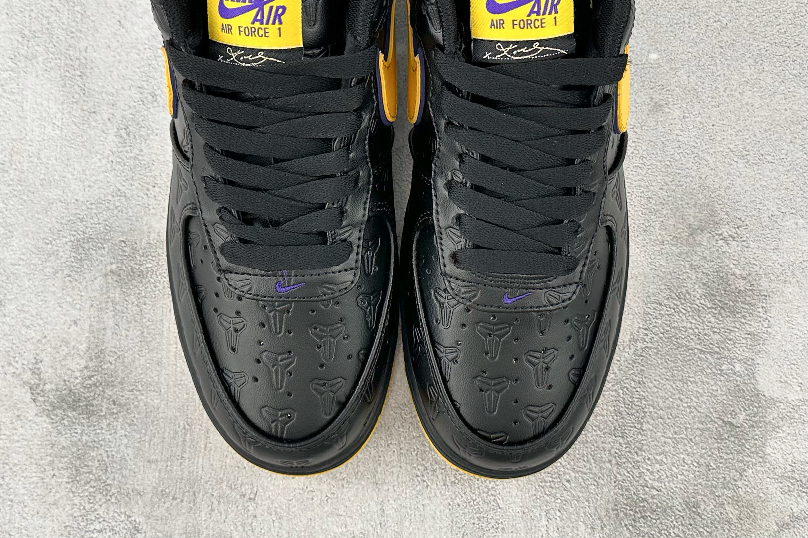 
外贸批次  Nike Air Force 1 Low “Kobe Bryant”黑黄

货号：HV51