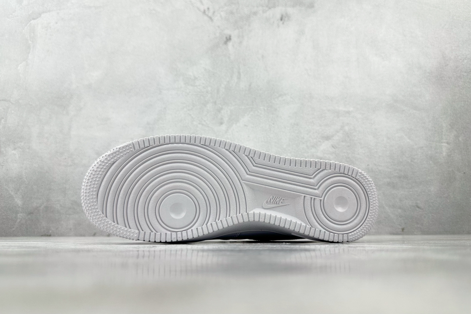 
外贸批次  Nike Air Force 1 07 LV8 Good Game 炫彩镭射 电玩像素 白
