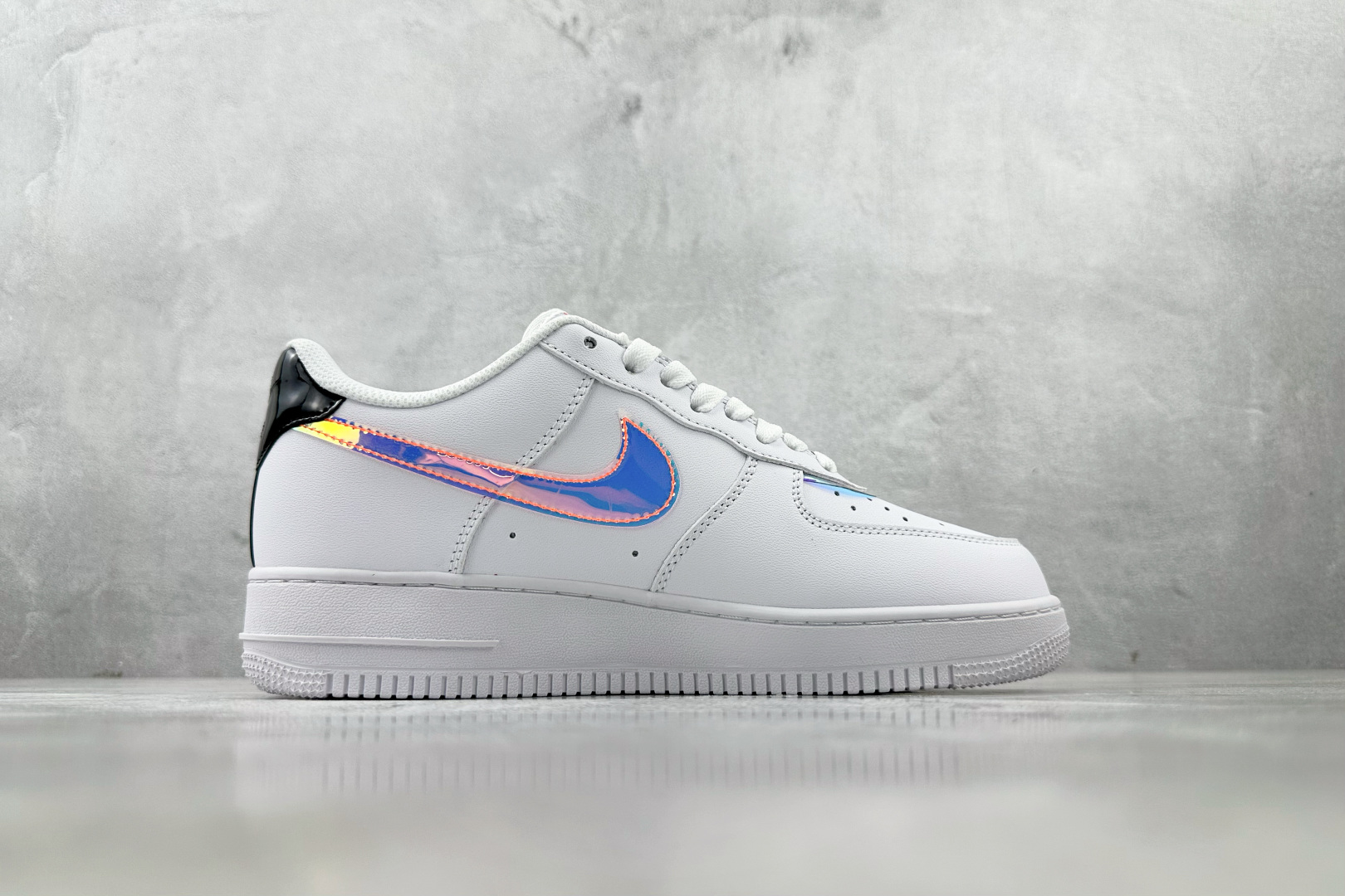 
外贸批次  Nike Air Force 1 07 LV8 Good Game 炫彩镭射 电玩像素 白