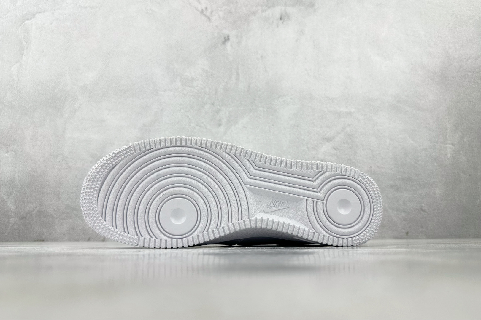 
外贸批次  Nike Air Force 1 Low Essential paisley腰果花 白蓝
