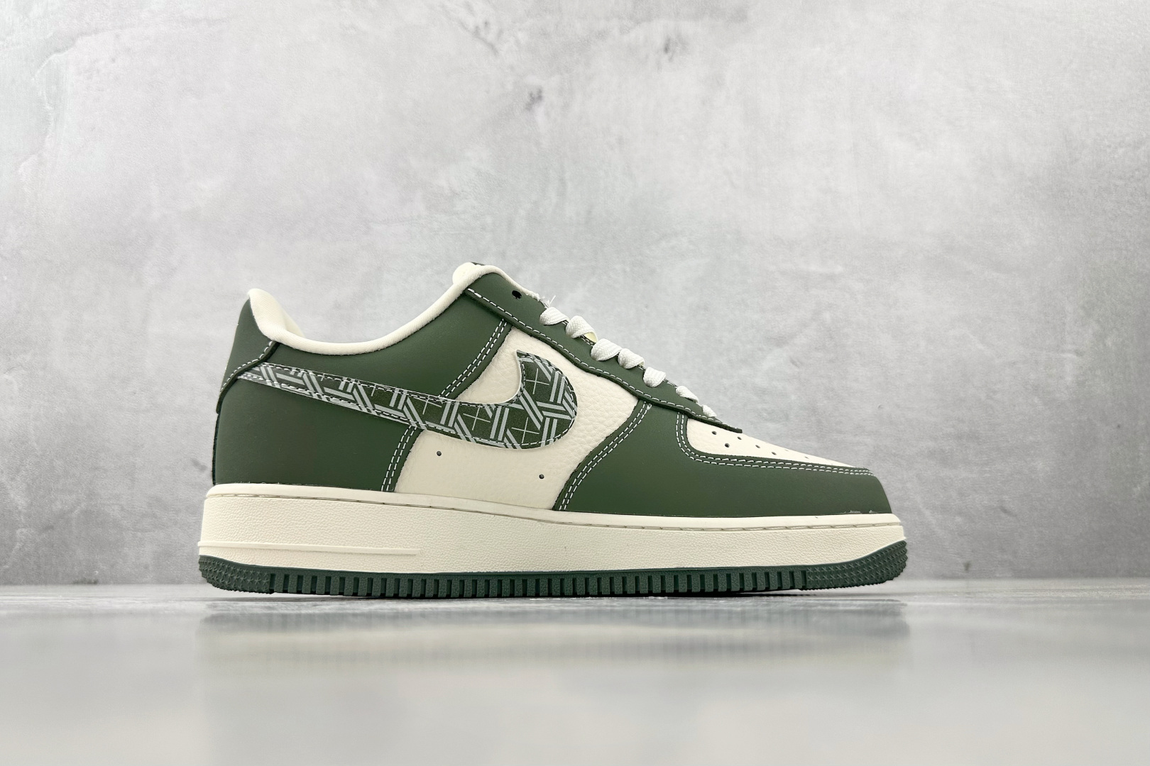 260 Nike Air Force 1'07 Dior 联名 绿白 KK1988-081