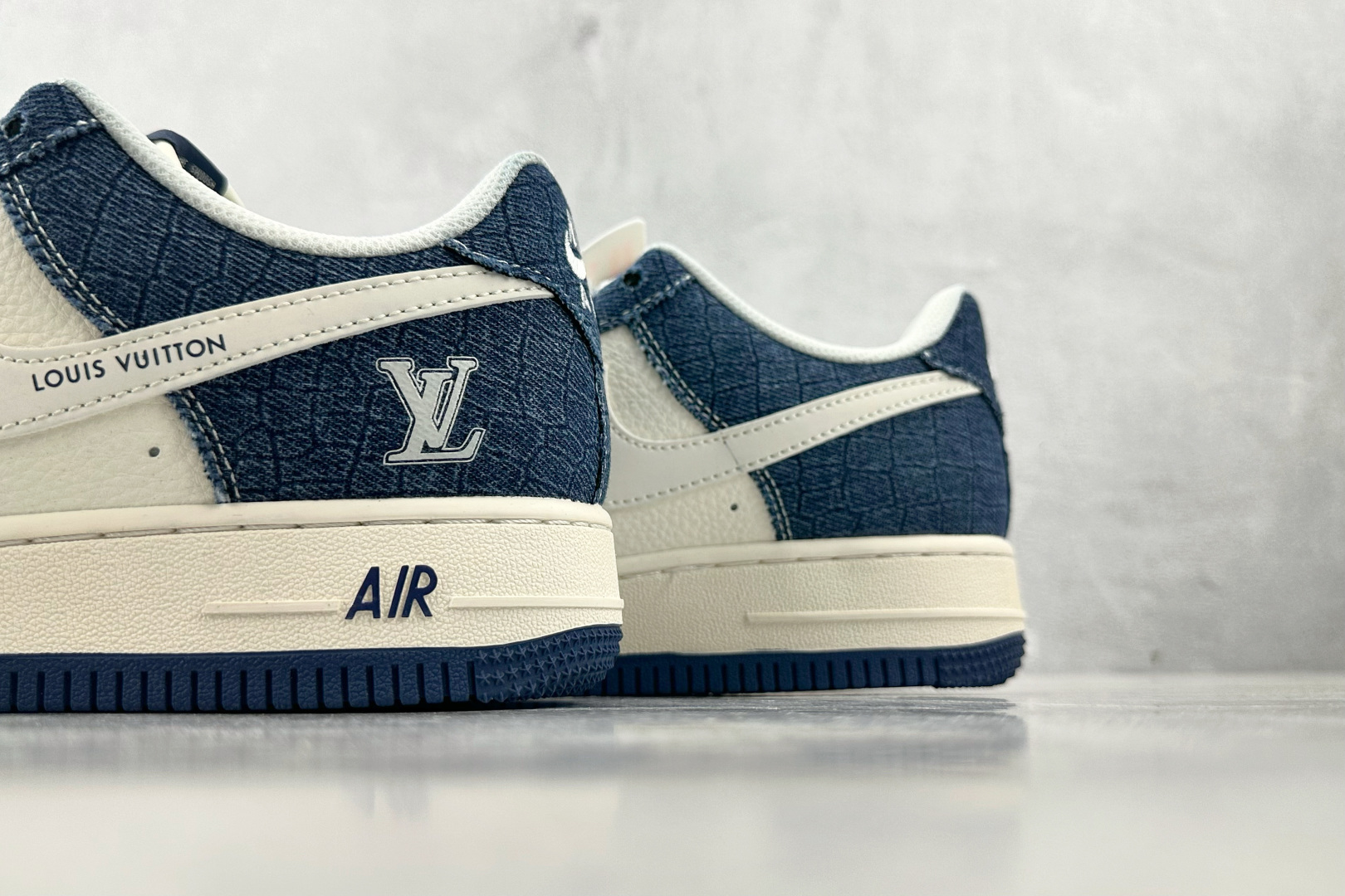 260 Nike Air Force 1'07 LV 联名 蓝白 XS1958-551