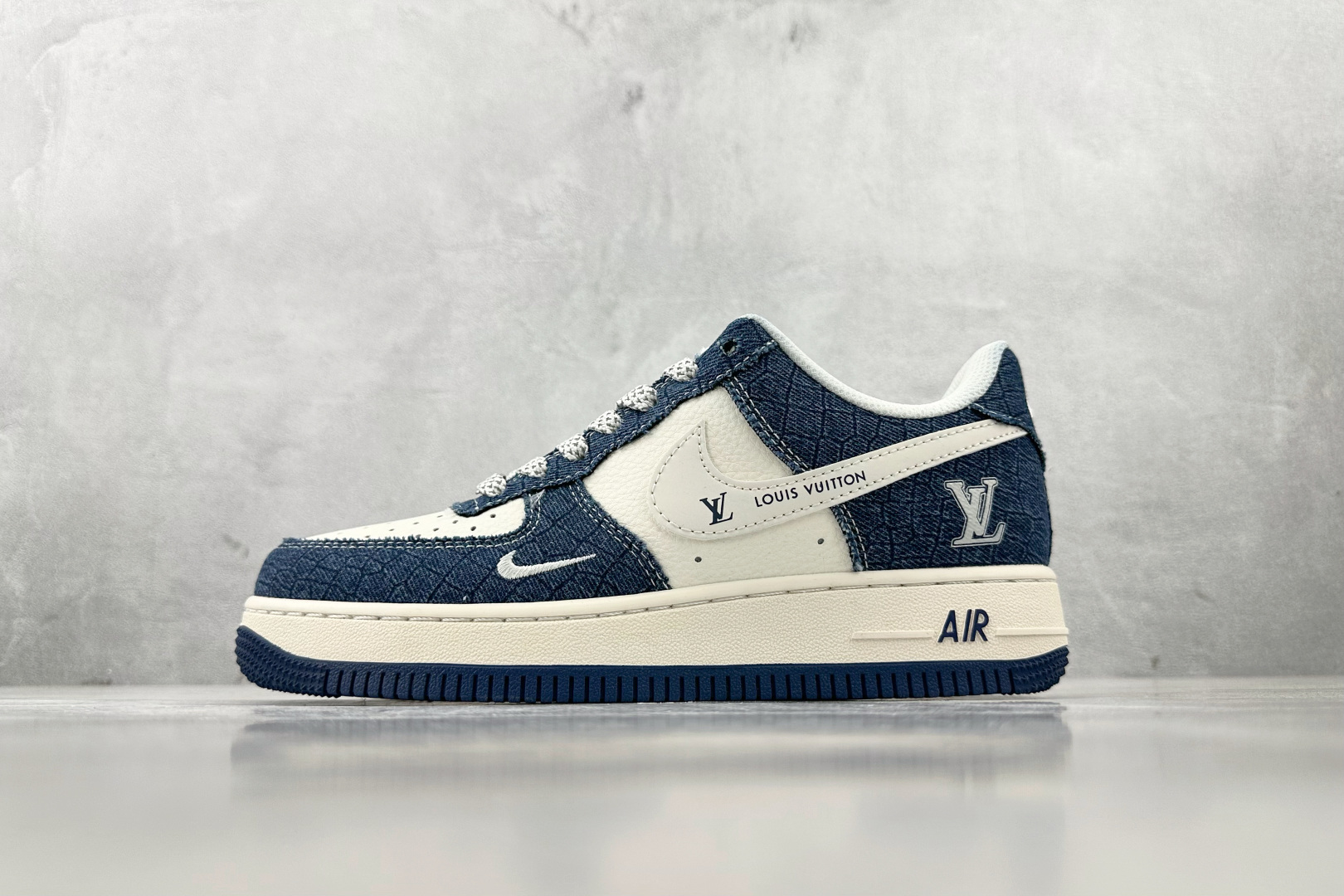 260 Nike Air Force 1'07 LV 联名 蓝白 XS1958-551