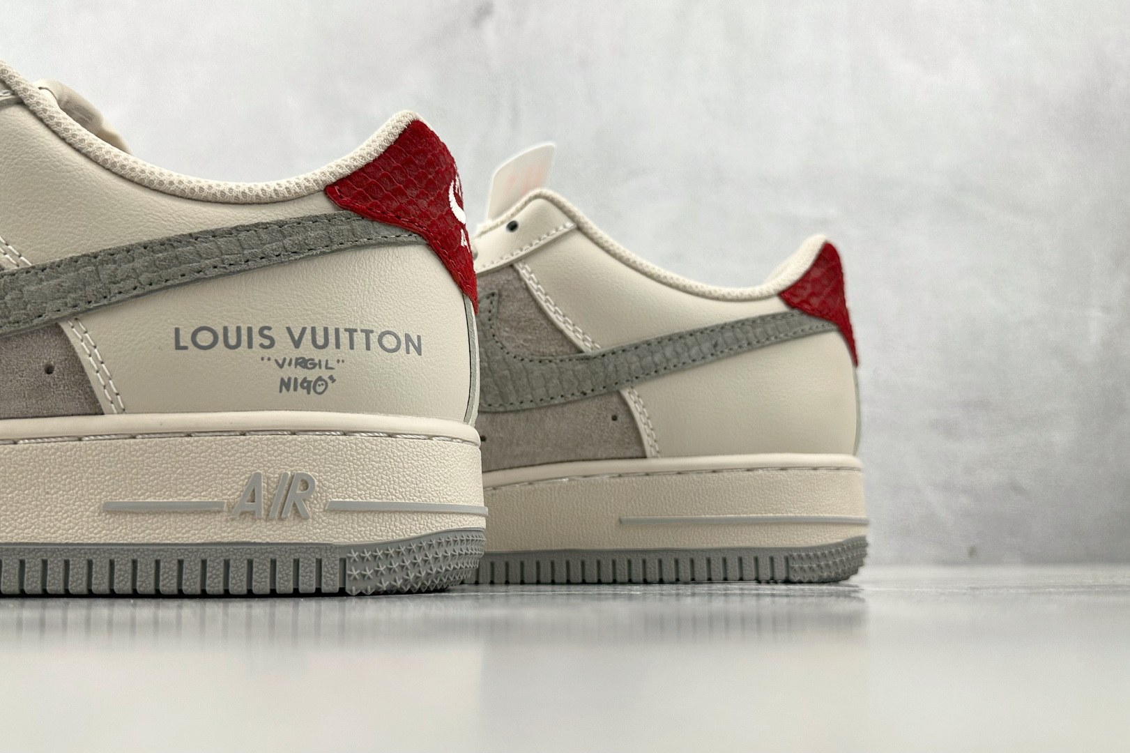 260 Nike Air Force 1'07 LV 联名 米白灰 XX3168-130