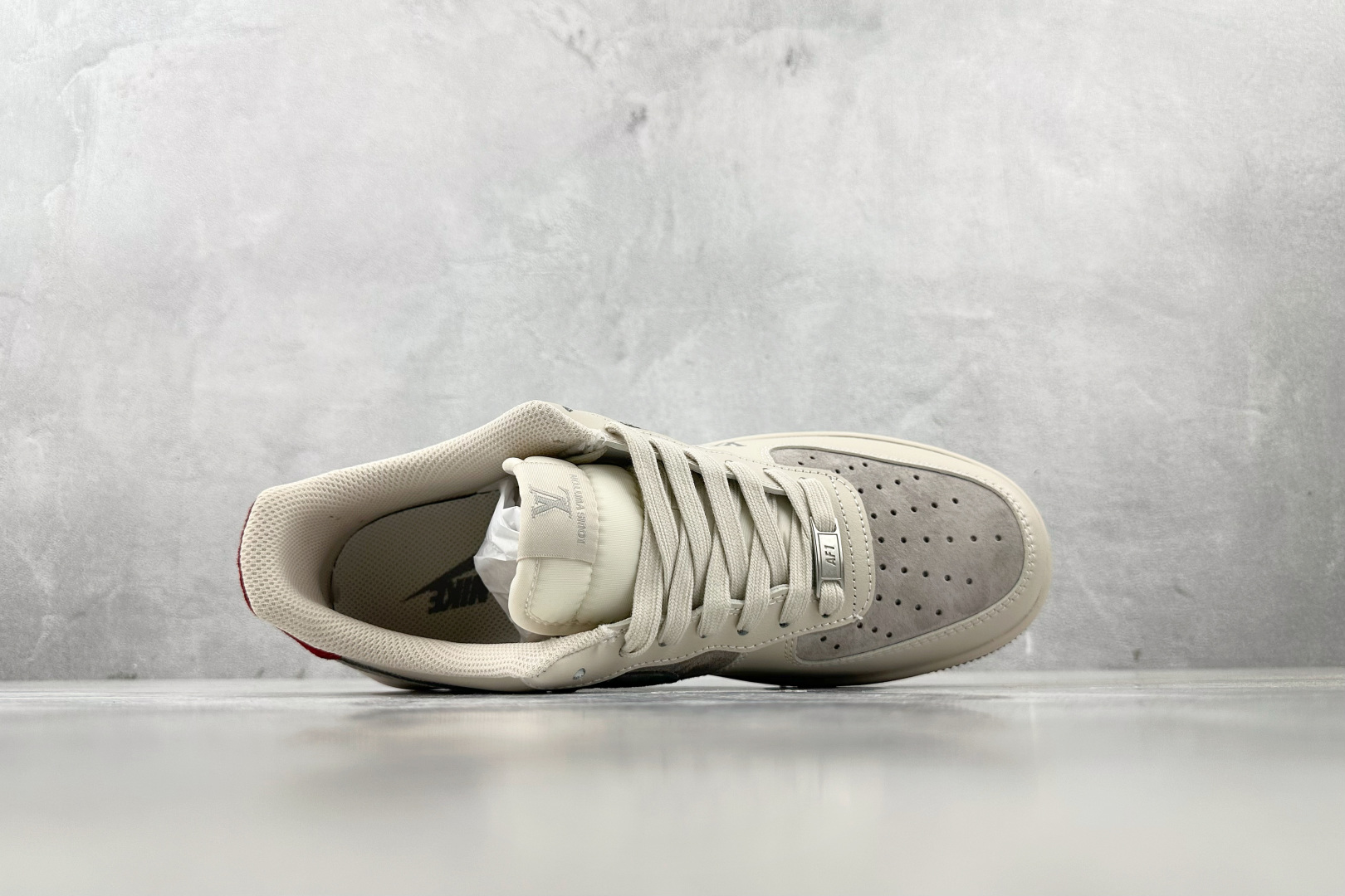 260 Nike Air Force 1'07 LV 联名 米白灰 XX3168-130