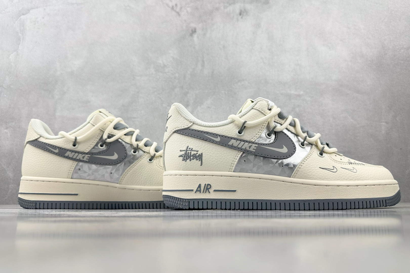 260 Nike Air Force 1'07 斯图西 联名 米白灰 DM6868-072