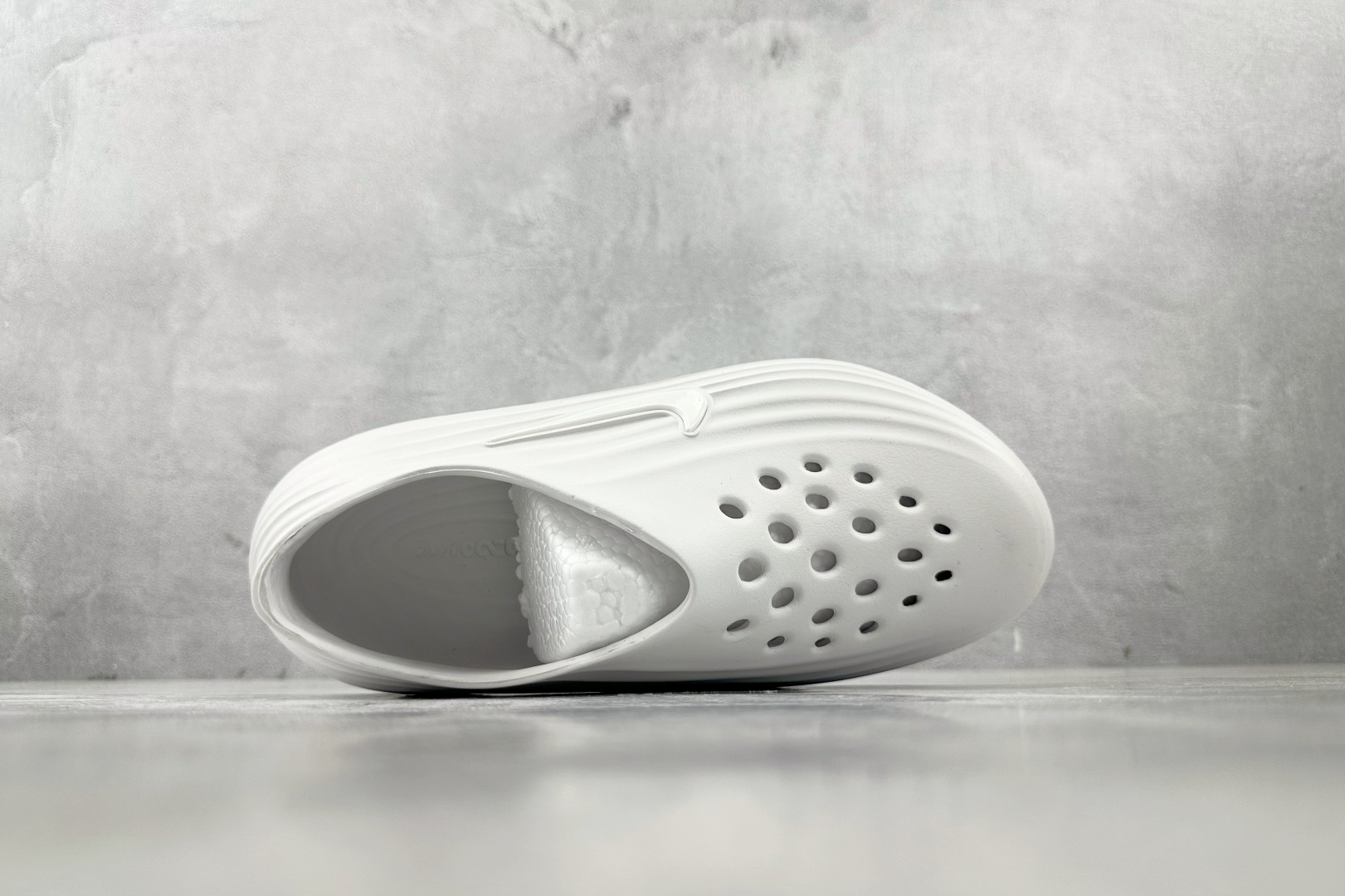CD 150 Nike ReactX Rejuven8 白色 HV5062-101