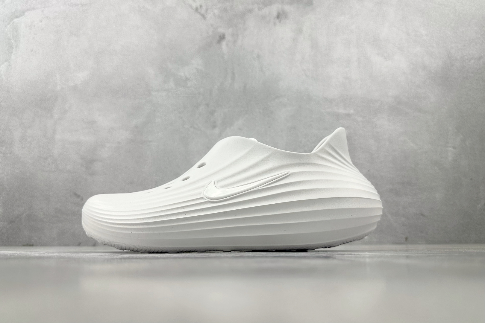 CD 150 Nike ReactX Rejuven8 白色 HV5062-101