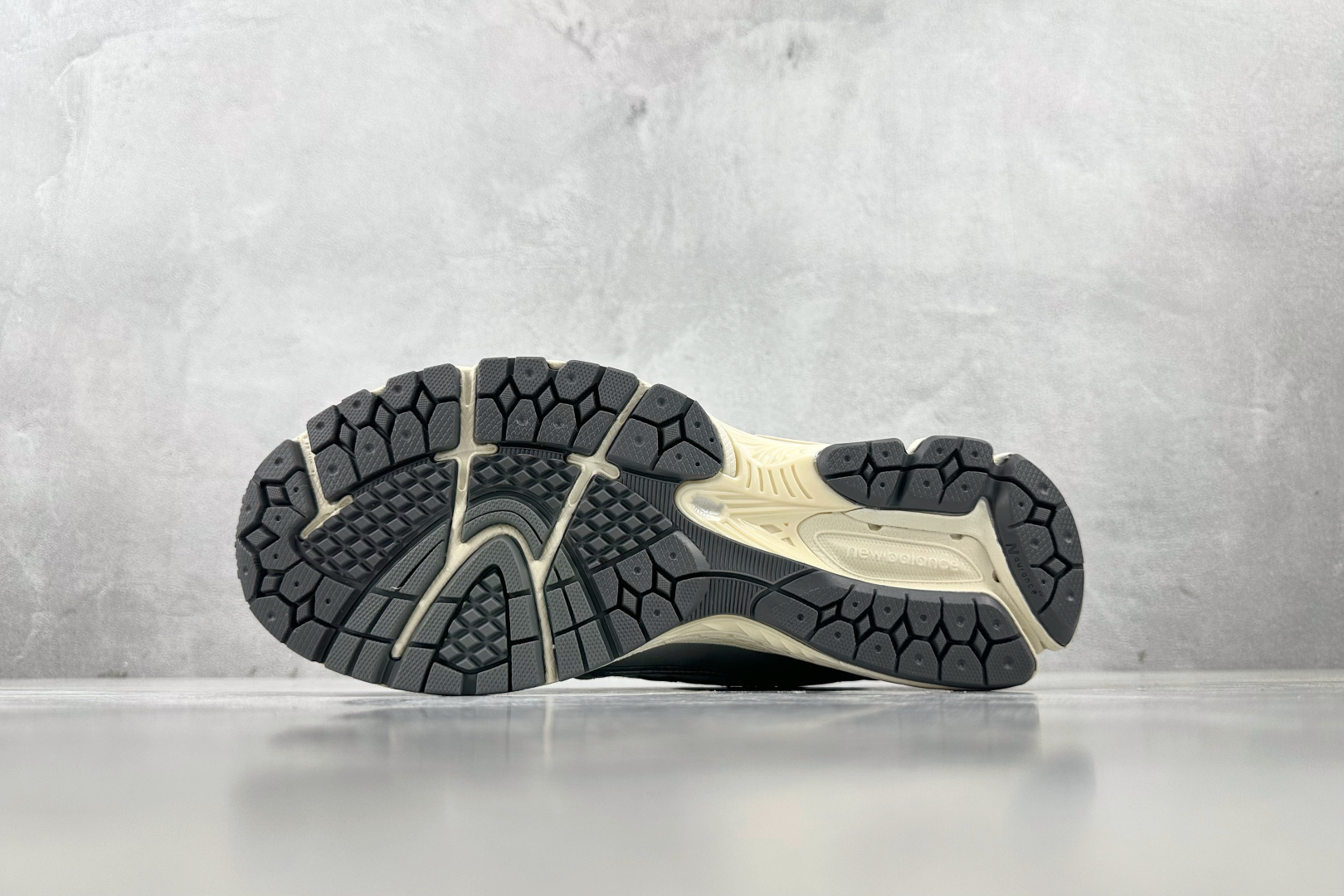 240 大厂出品 New Balance NB 1906R 灰色 M1906RFS