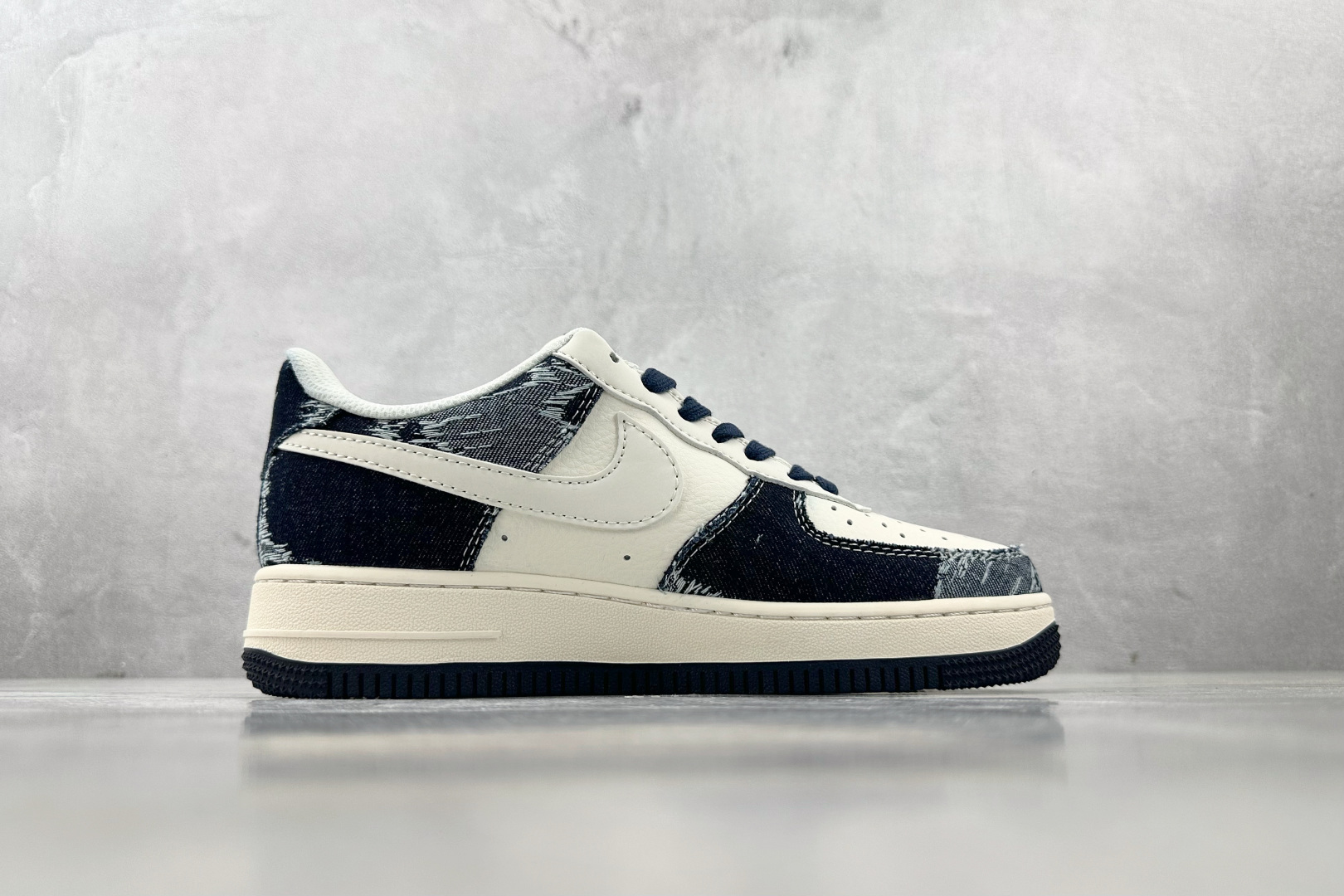 XC 
Nike Air Force 1'07 STUSSY 联名 蓝白

货号：XS1958 578
