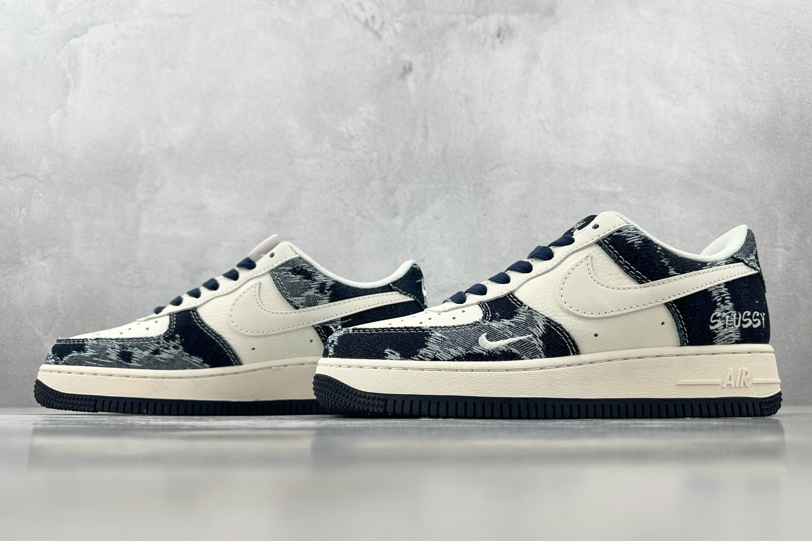 XC 
Nike Air Force 1'07 STUSSY 联名 蓝白

货号：XS1958 578
