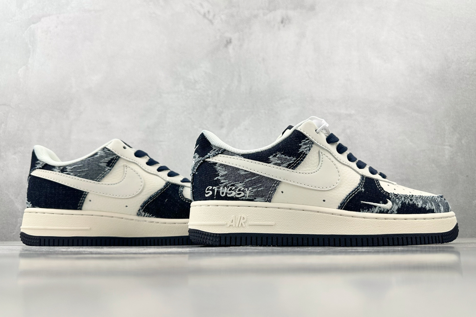 XC 
Nike Air Force 1'07 STUSSY 联名 蓝白

货号：XS1958 578
