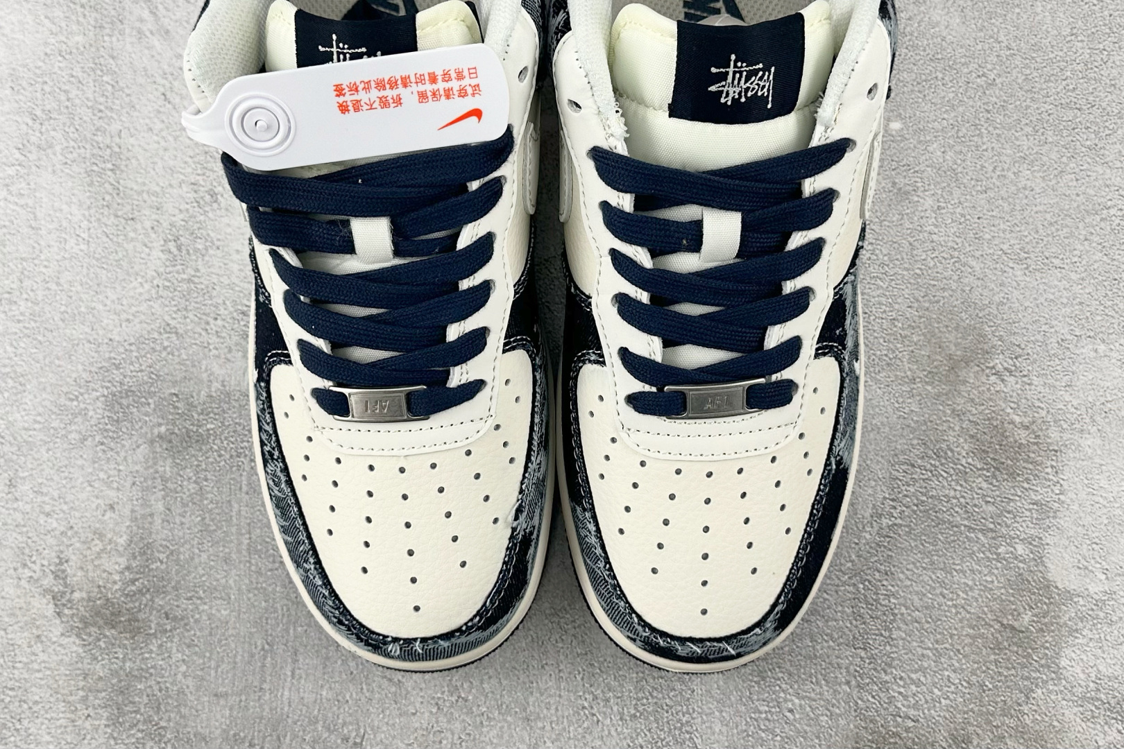 XC 
Nike Air Force 1'07 STUSSY 联名 蓝白

货号：XS1958 578
