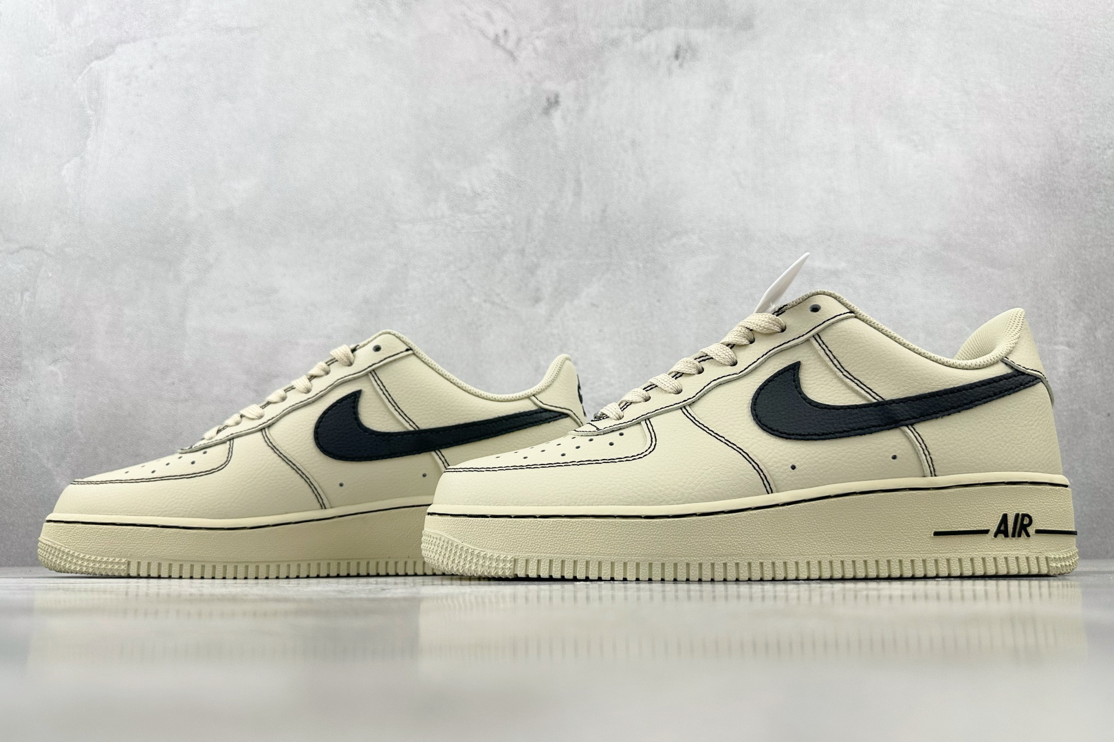 X 版 
Nike Air Force 1 LowContrast Stitch米色

货号：HQ203