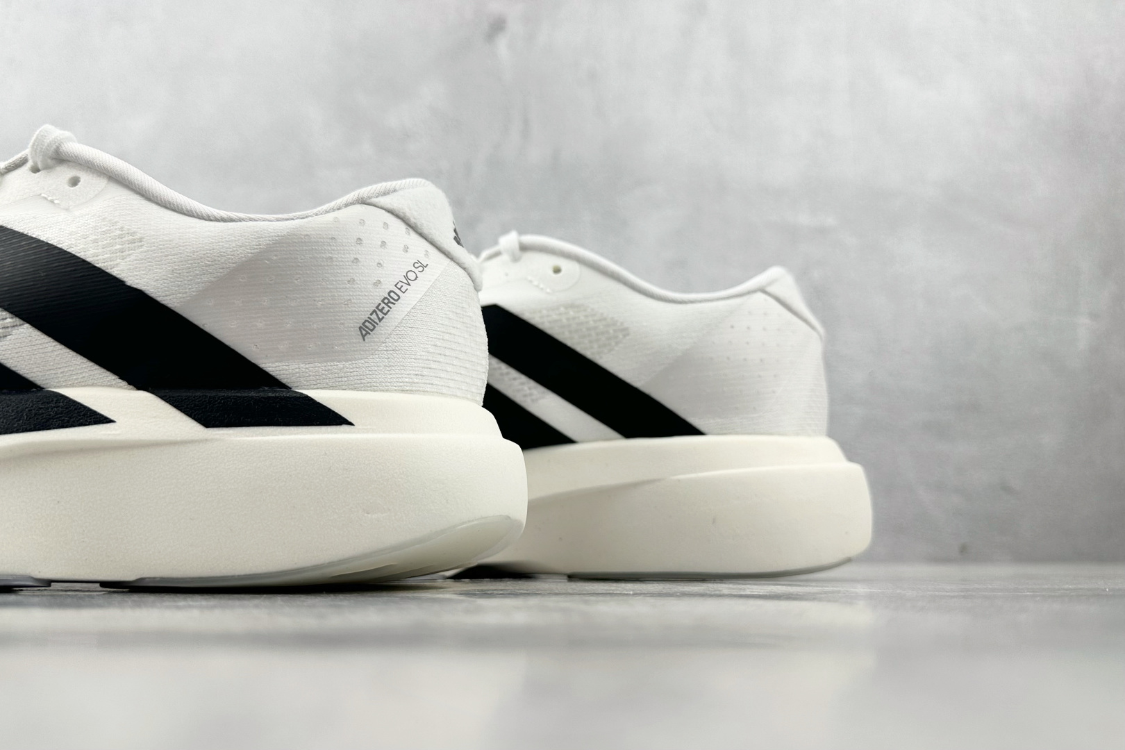 PK 
adidas Adizero Adios  EVO 白黑

货号：JH6206
尺码：36 36