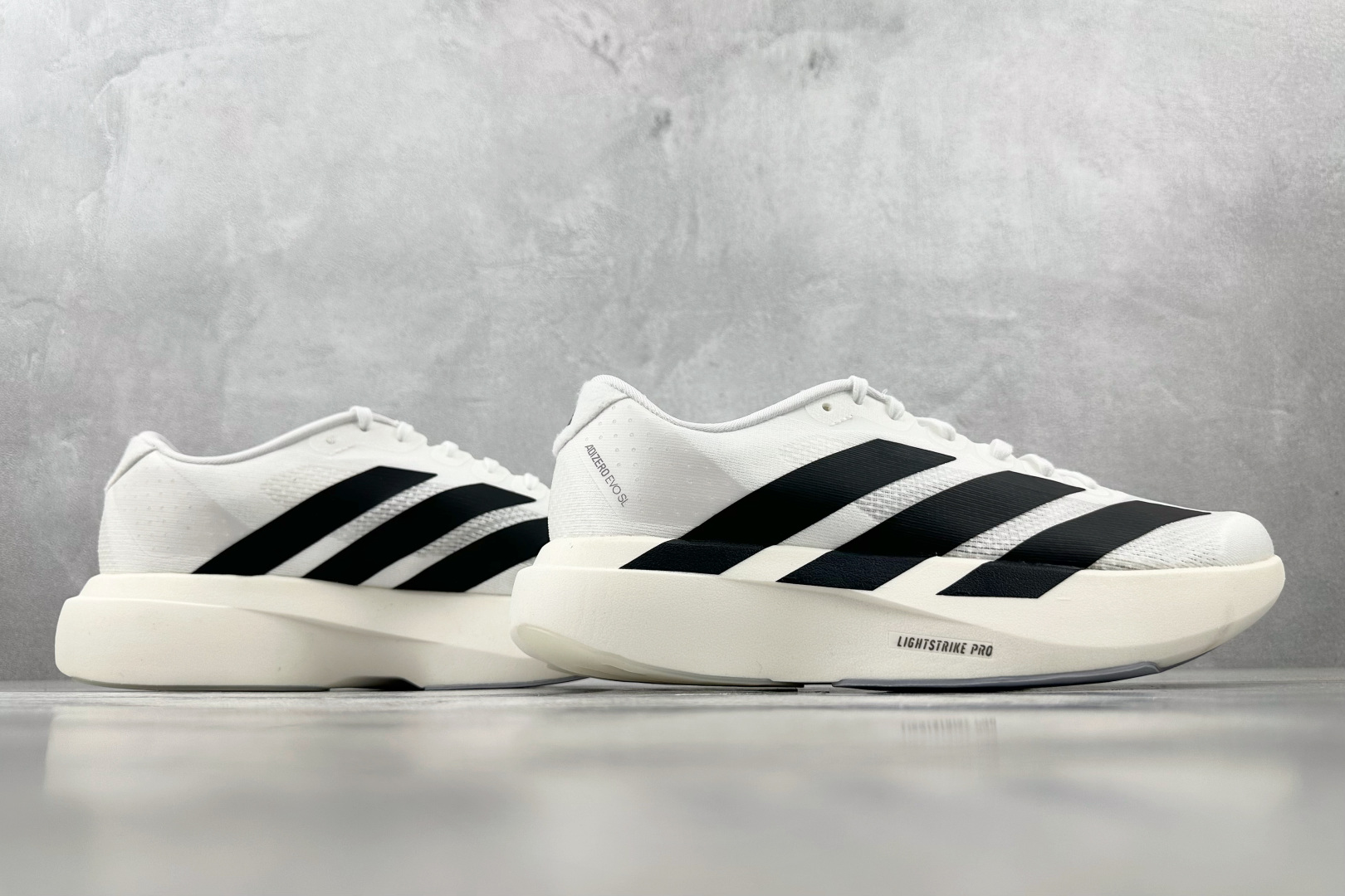 PK 
adidas Adizero Adios  EVO 白黑

货号：JH6206
尺码：36 36
