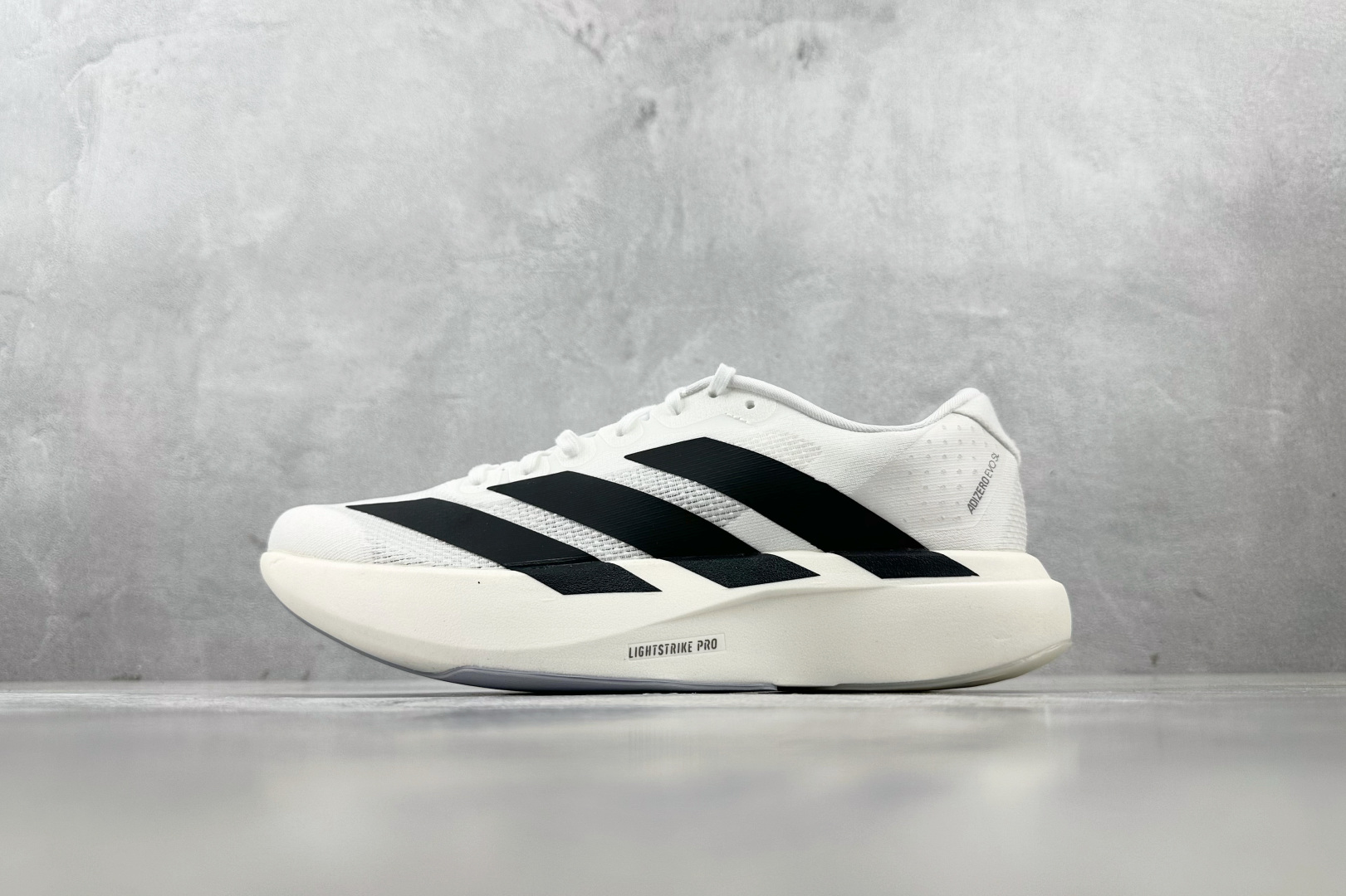 PK 
adidas Adizero Adios  EVO 白黑

货号：JH6206
尺码：36 36