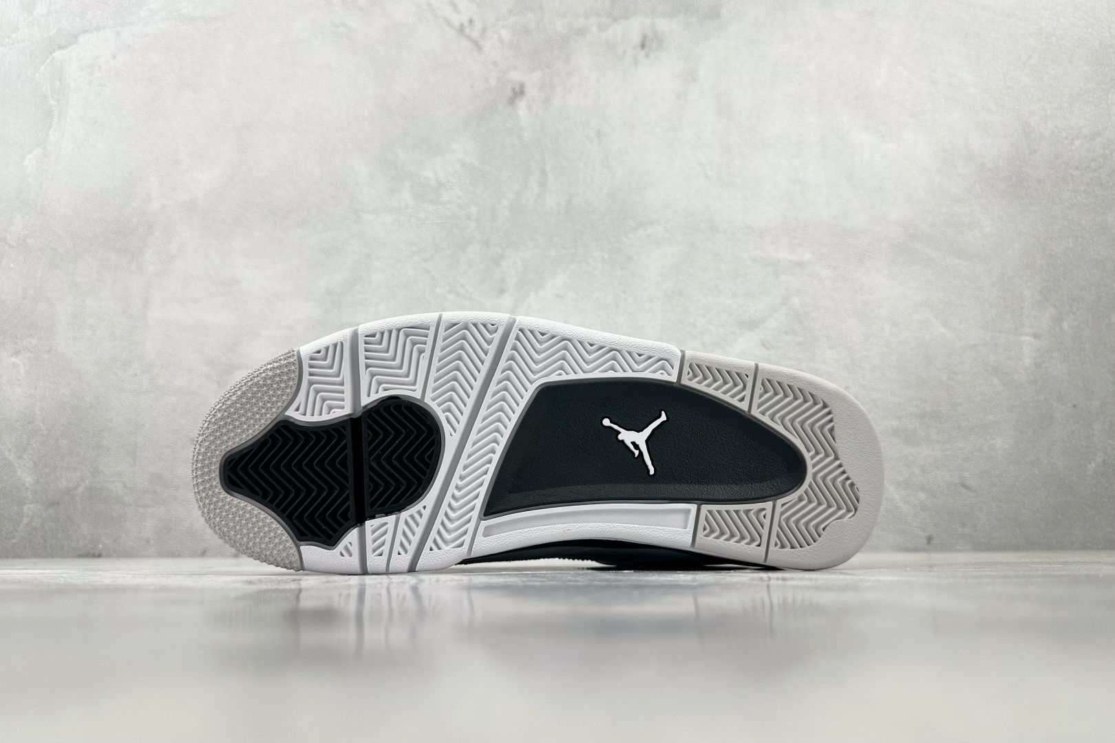 KZ/2.0 
口碑神作  Jordan Air Jordan 4 retro military bla