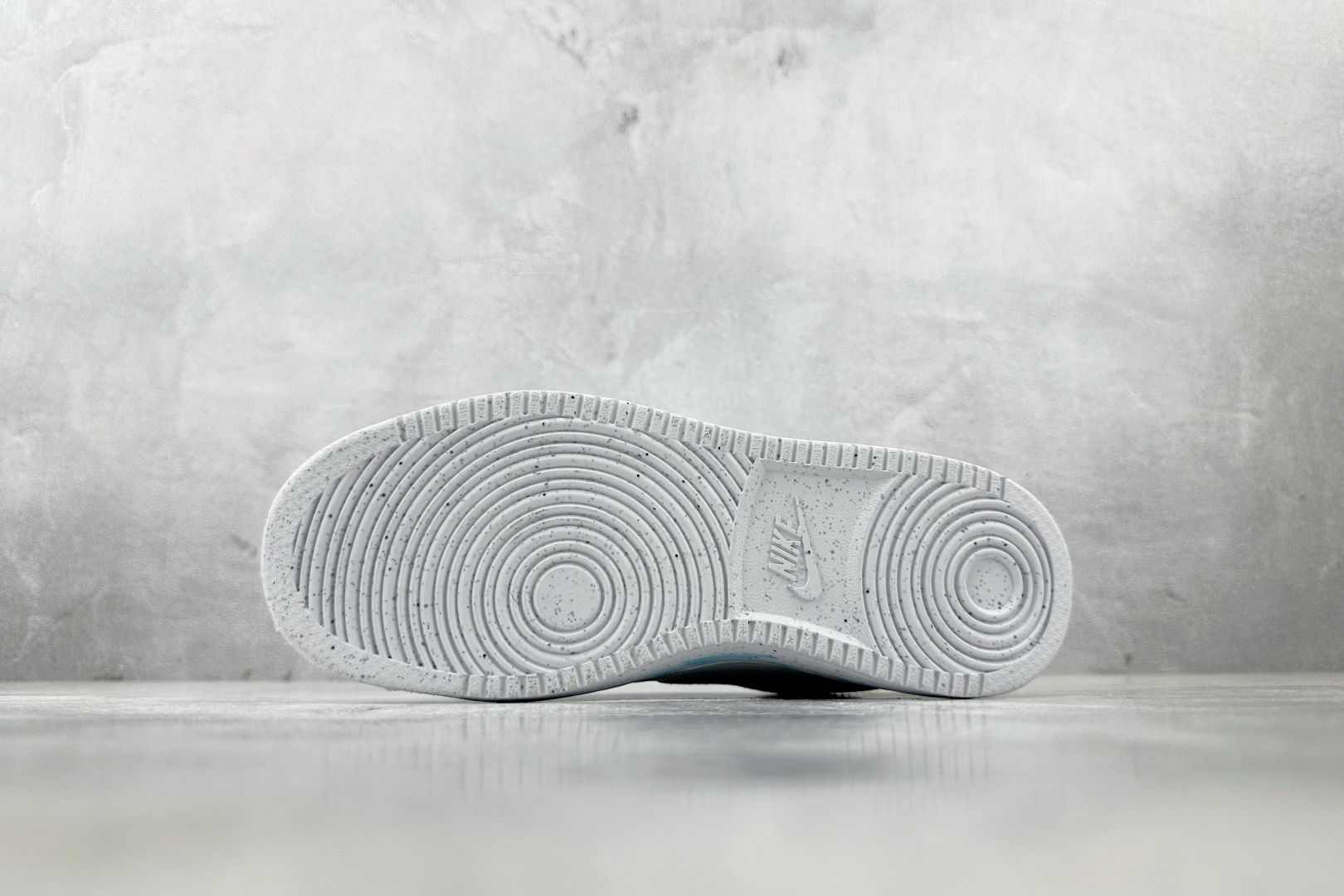 定制版  
【定制球鞋】Nike Court Vision 1 悦动粉 白粉色

货号：DH2987-1