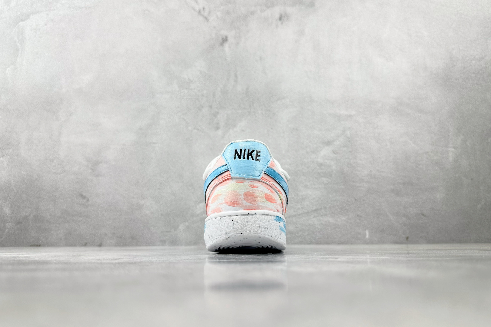 定制版  
【定制球鞋】Nike Court Vision 1 悦动粉 白粉色

货号：DH2987-1