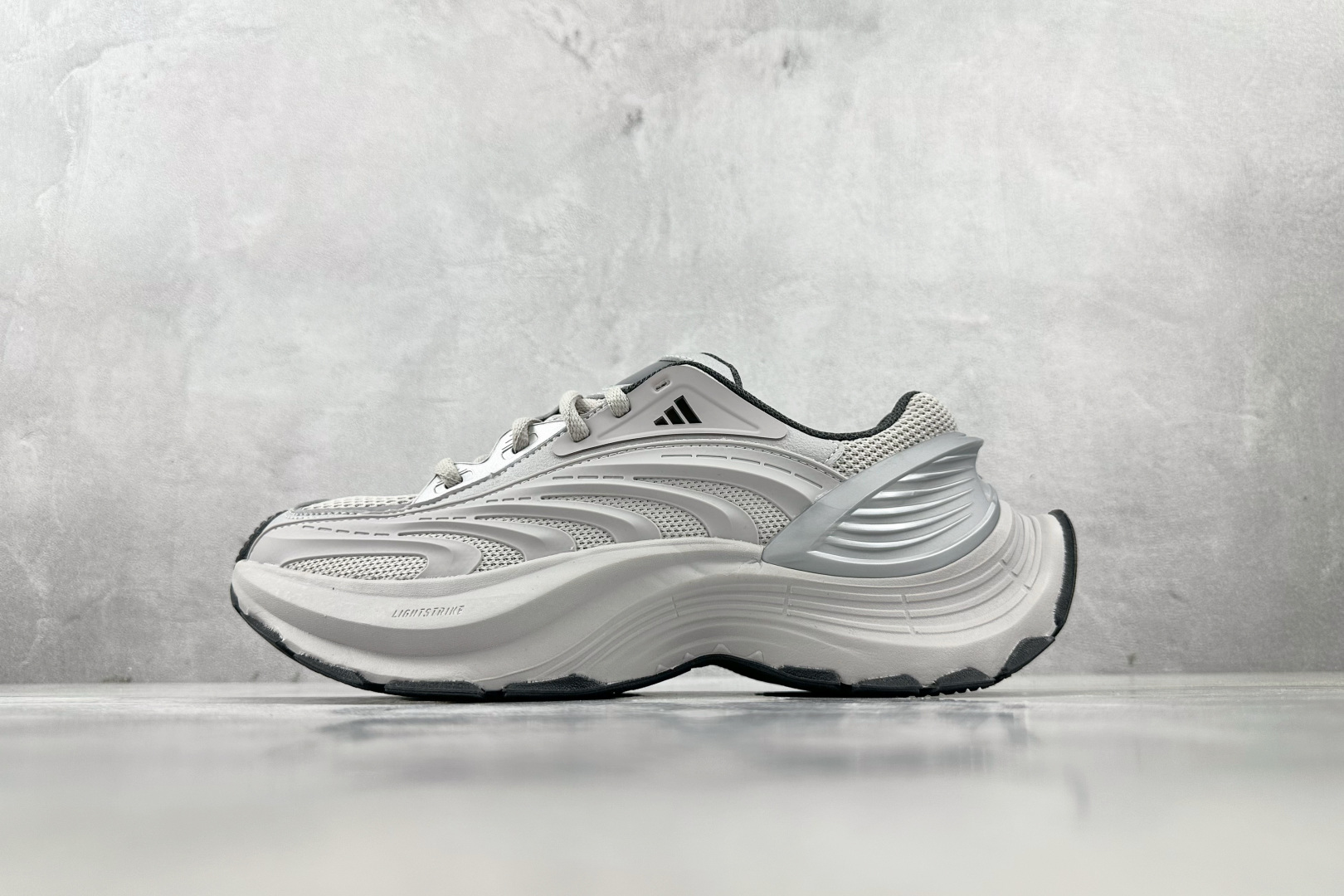 XM版 
adidas XLG MTW 灰色

货号：JS1501
尺码：36 36.5 37 38.5