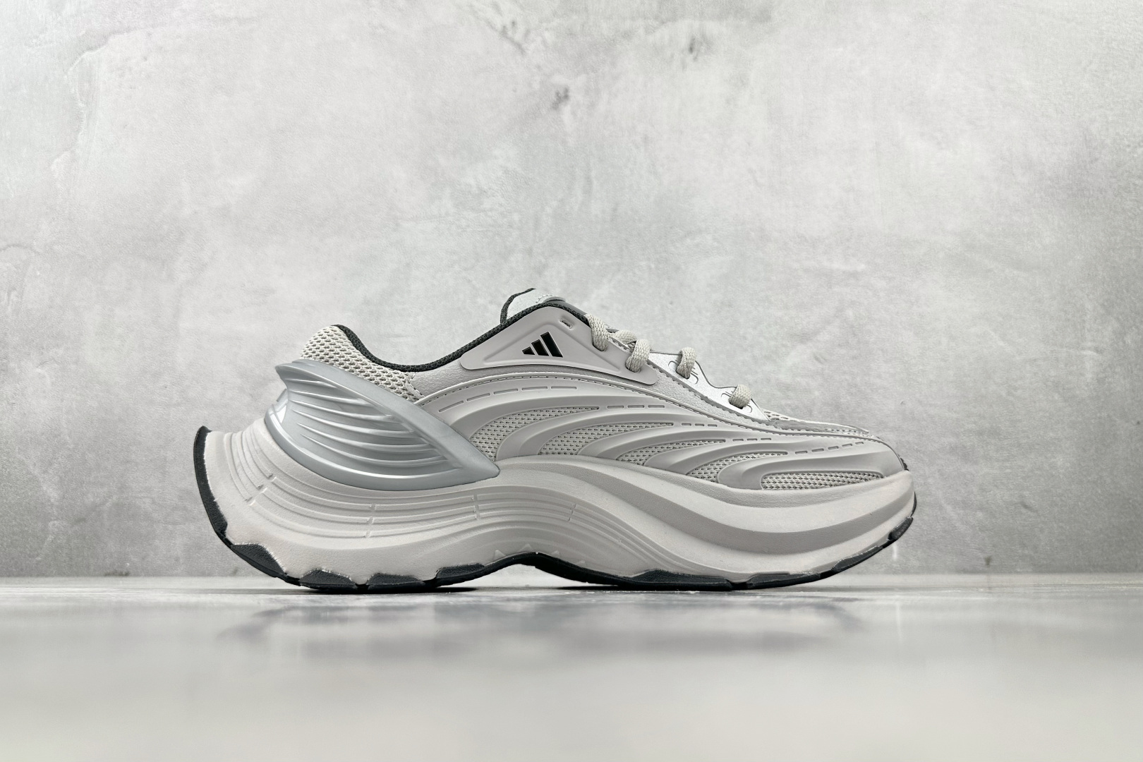 XM版 
adidas XLG MTW 灰色

货号：JS1501
尺码：36 36.5 37 38.5