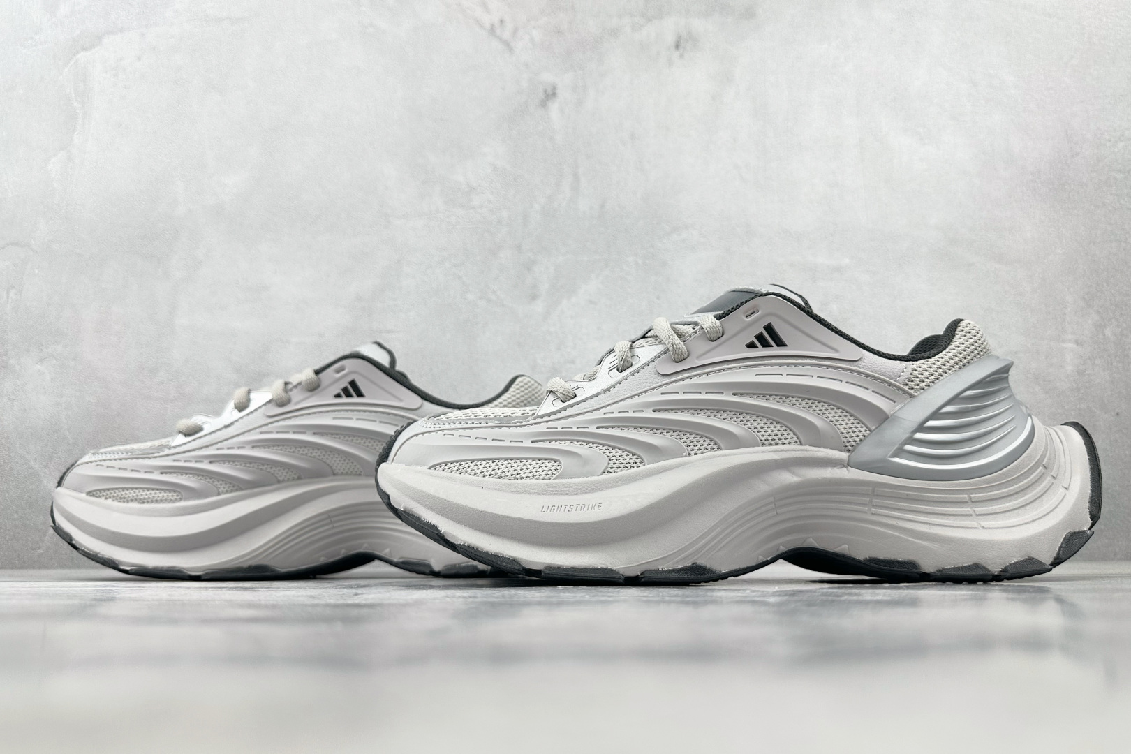 XM版 
adidas XLG MTW 灰色

货号：JS1501
尺码：36 36.5 37 38.5