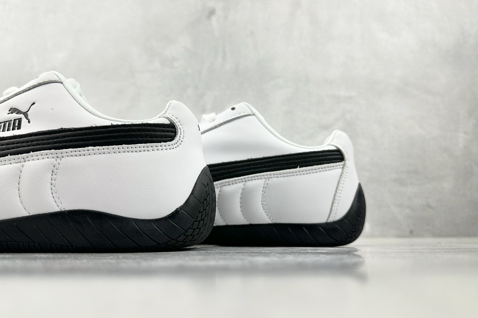 PM 
平台爆款 PUMA Speedcat 白黑色

货号：-02
尺码：35.5 36 36.5 3