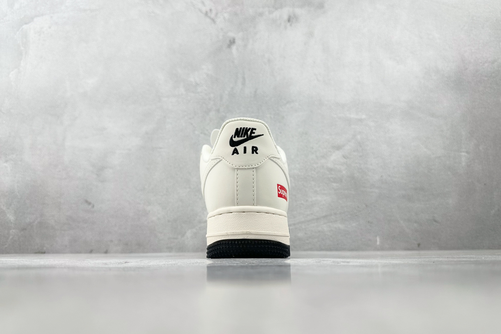 Nike Air Force 1'07 Supreme 联名 米白黑 BB7577-217
