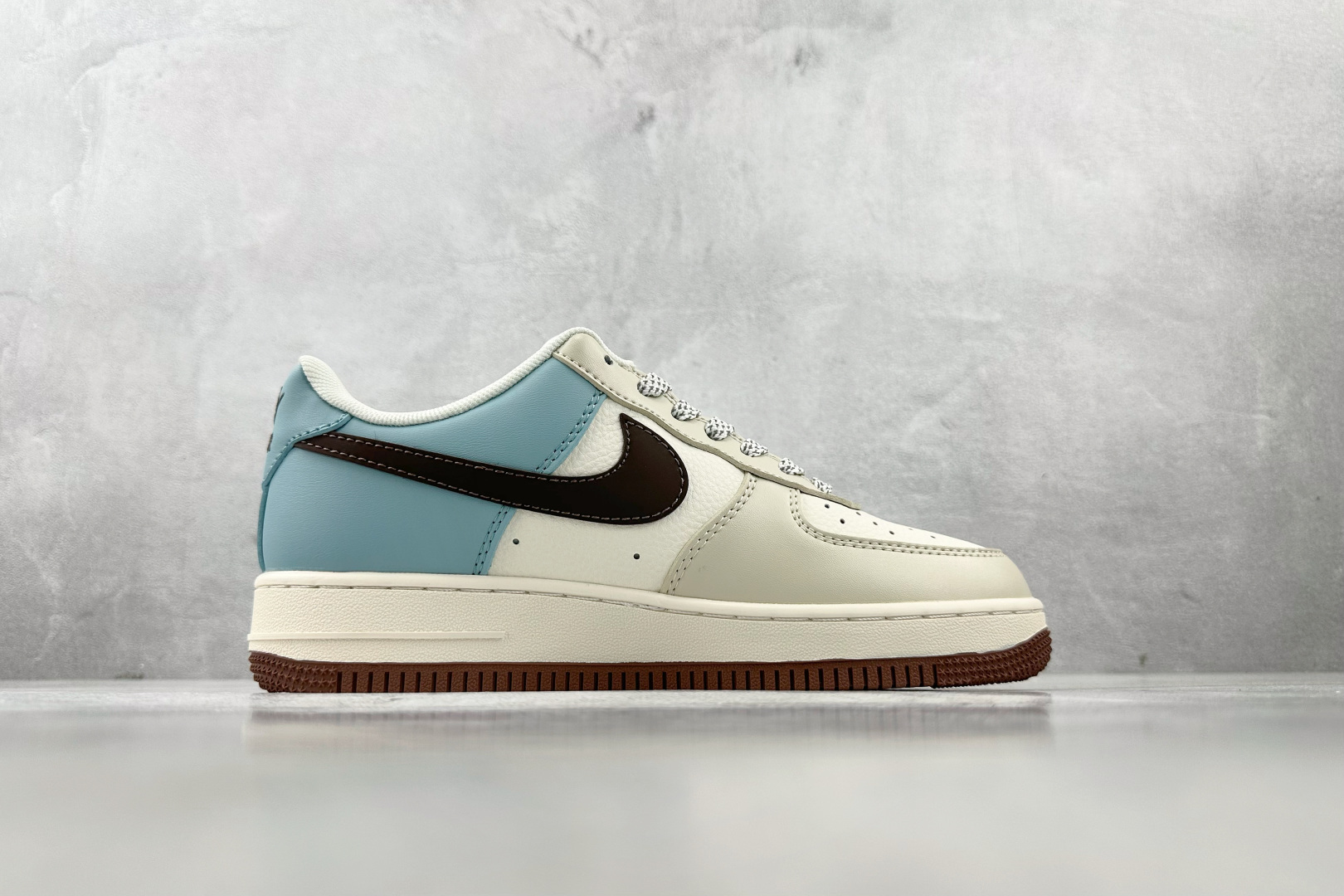 Nike Air Force 1'07 LV 联名 白黑蓝 JJ2508-702