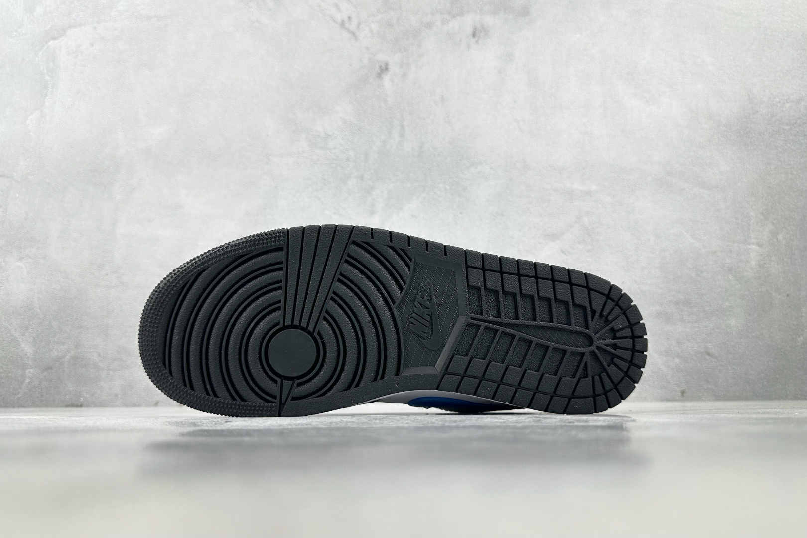 240 Jordan Air Jordan 1 low ”university blue”黑白蓝 DC0774-041