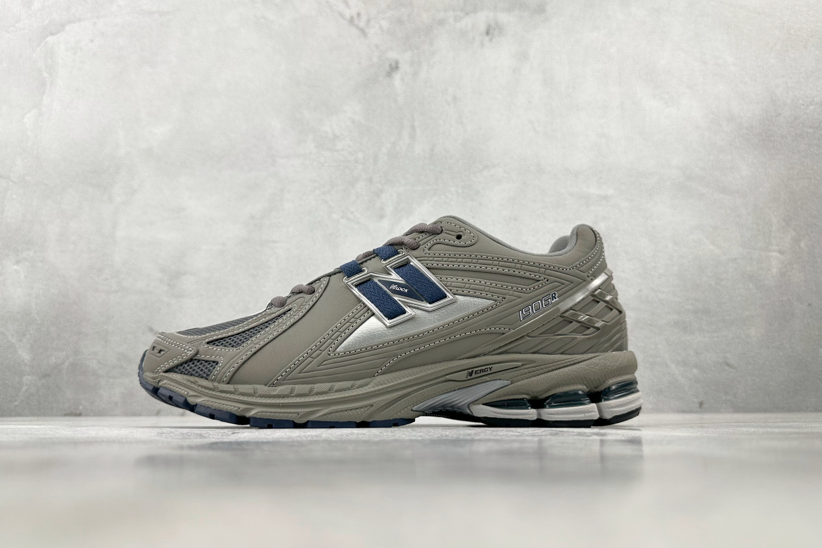 240 大厂出品 New Balance NB 1906R 灰色 M1906RB