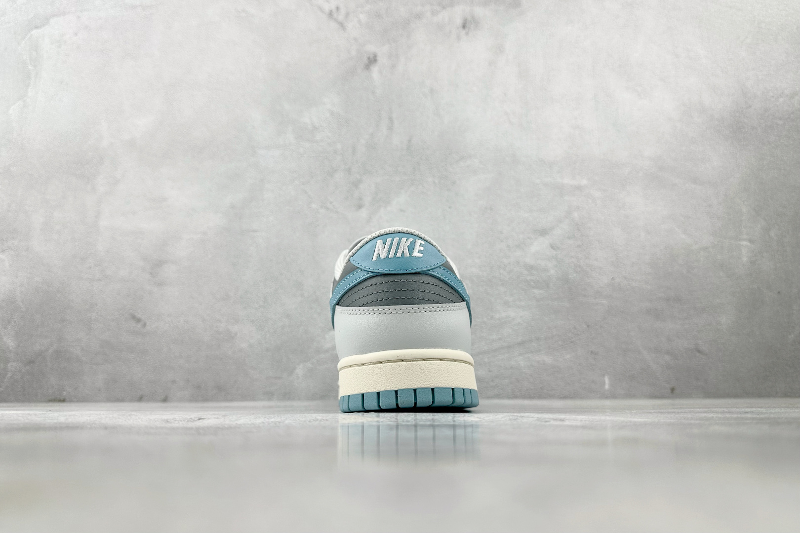 YC 双十一特价双十一特价【定制球鞋】Nike Dunk low 蓝灰色货号：HF5441-001尺码：