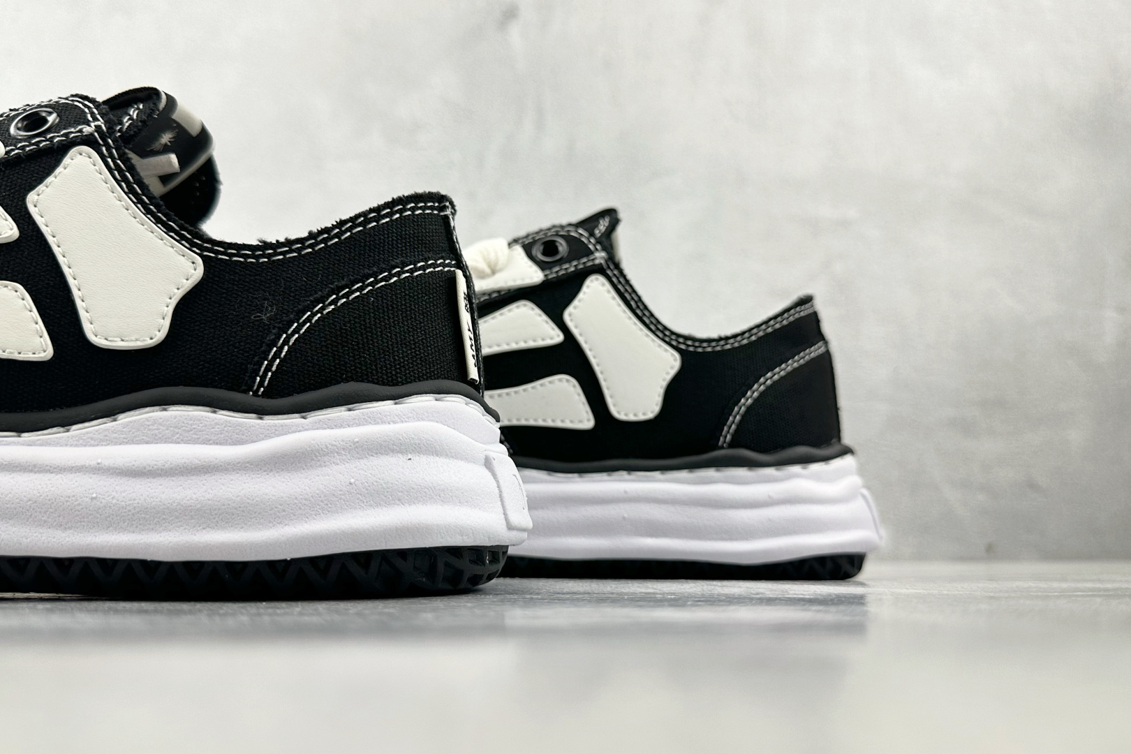 Maison Mihara Yasuhiro x AMIRI Skel-Top Low 黑色 AMFOSR1076-001