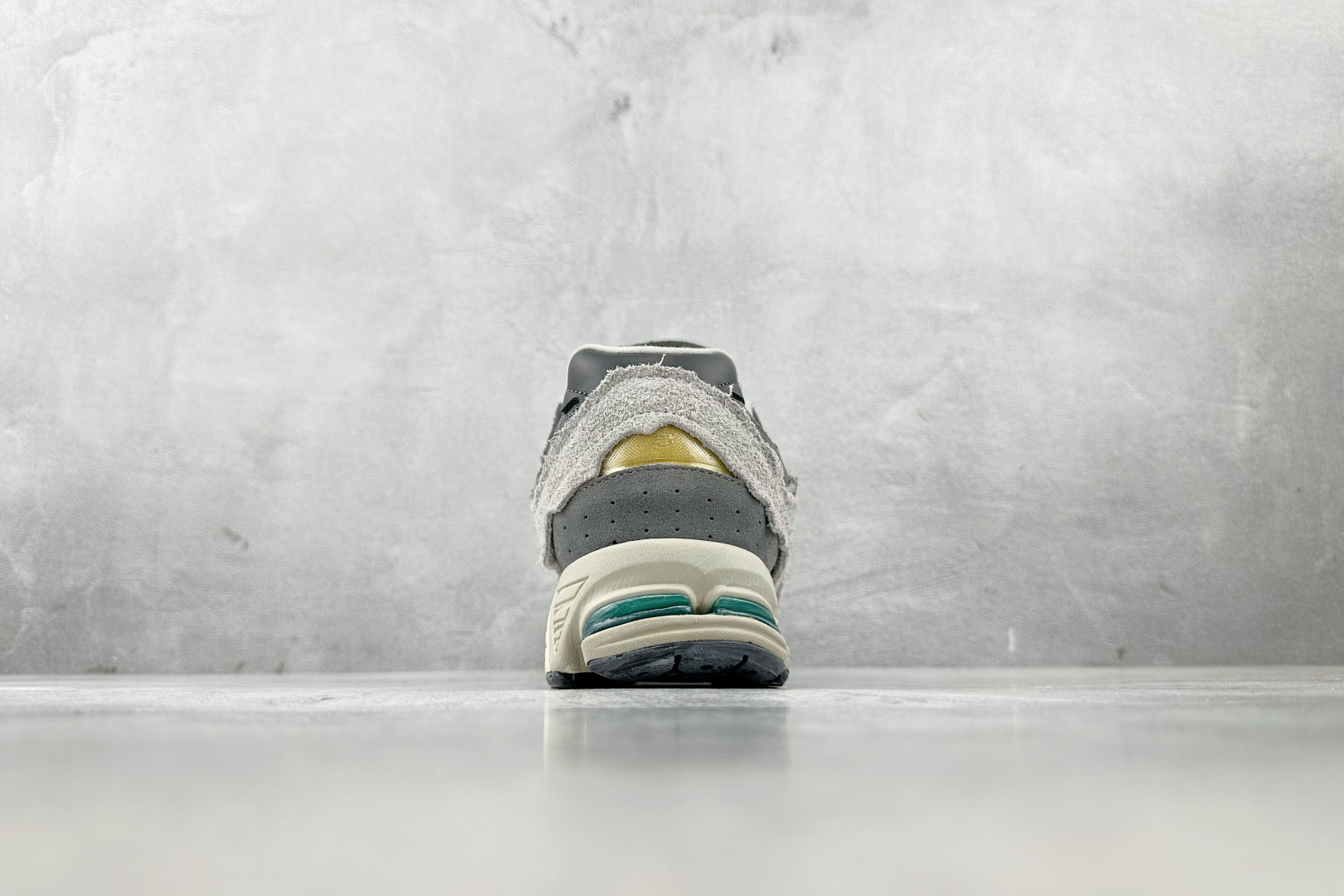 240 全新版本升级 New Balance NB 2002R 云雨灰 M2002RDA