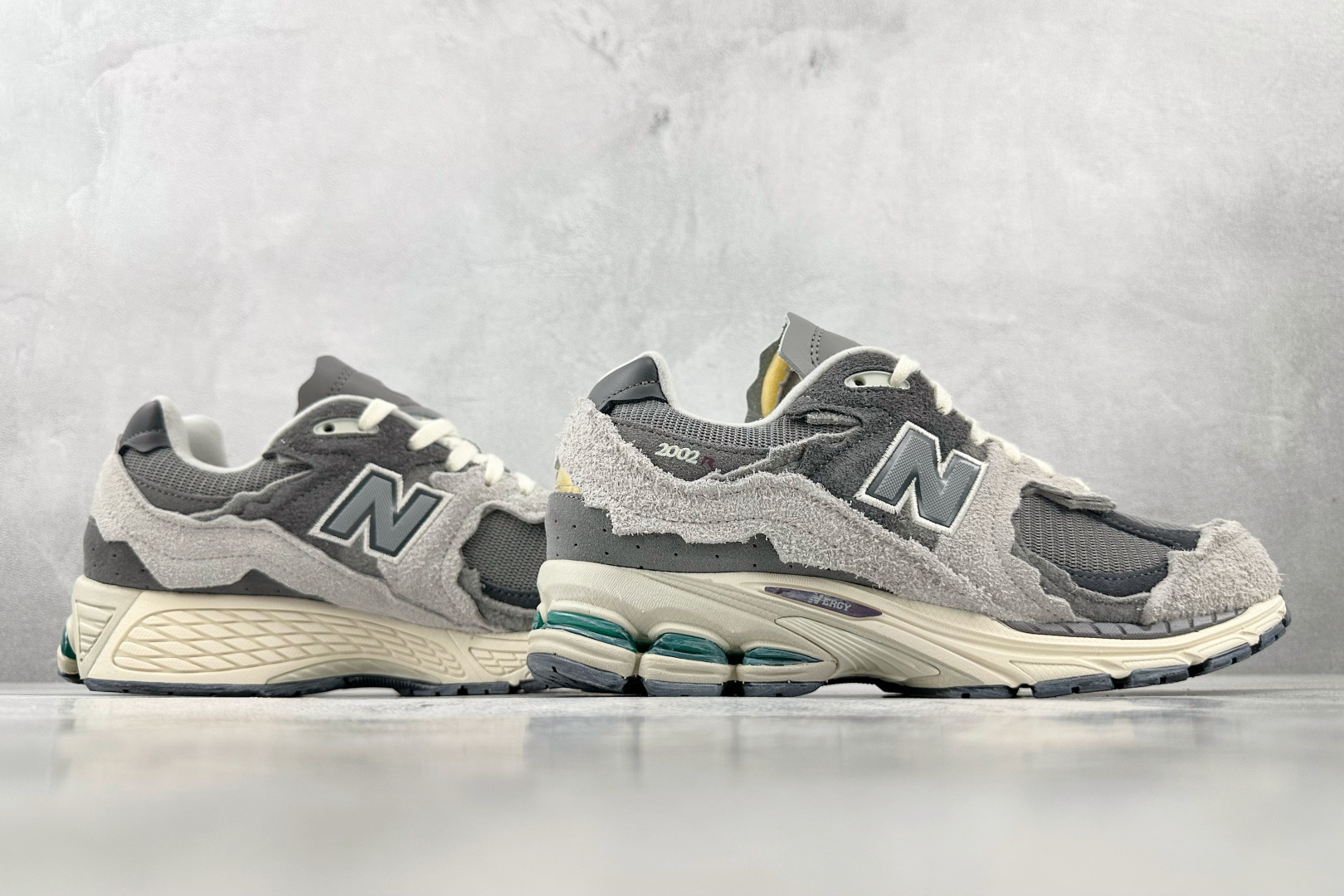 240 全新版本升级 New Balance NB 2002R 云雨灰 M2002RDA