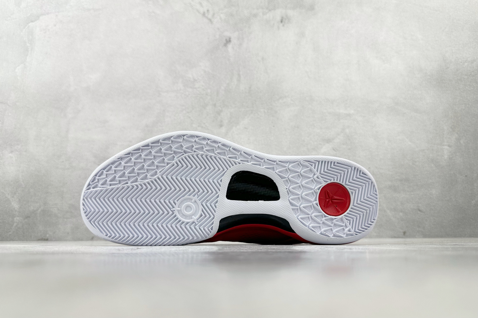 纯原生产线 Nike Kobe 8 Protro ”University Red” 红色 HF9550-600