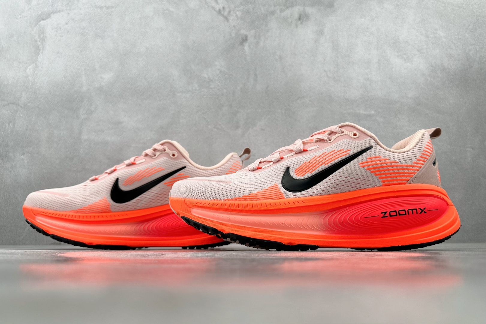 全套数据私模 Nike Vomero 18 红黑 HM6804-600
