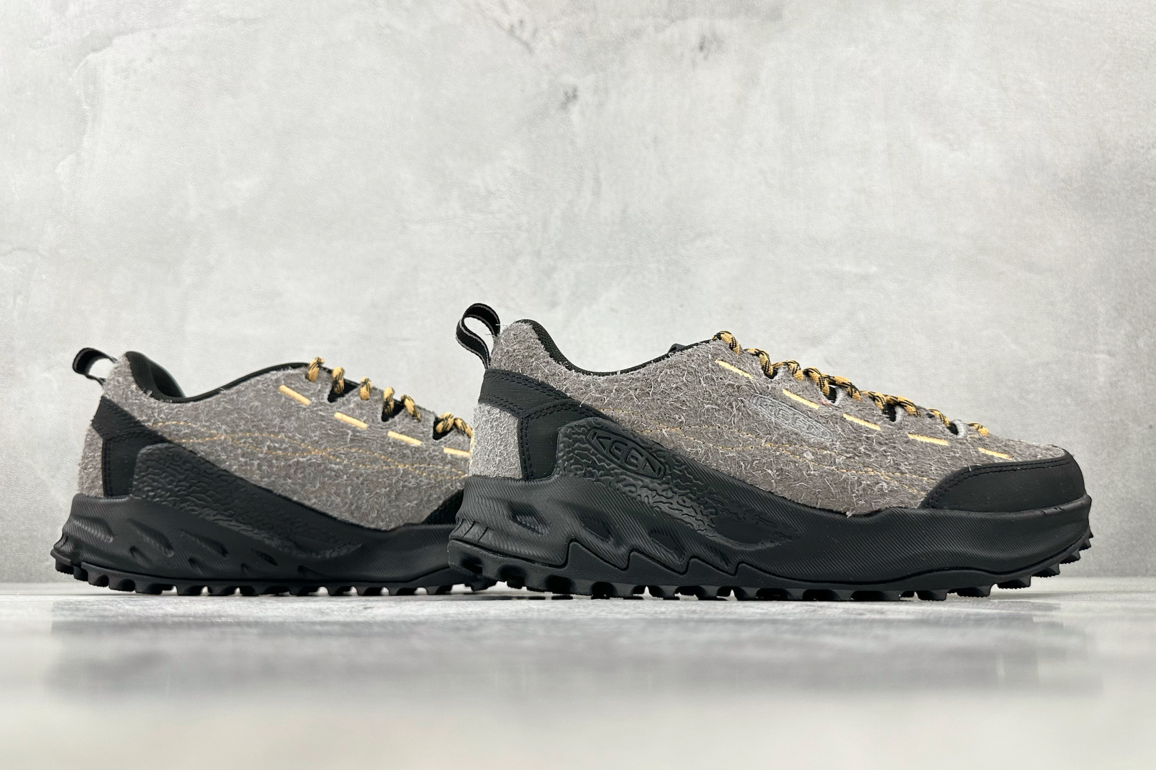 KEEN Jasper Zionic 灰色 1030242