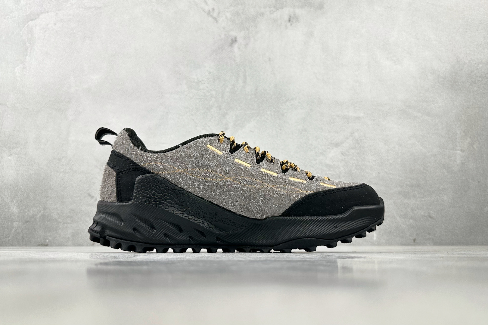 KEEN Jasper Zionic 灰色 1030242