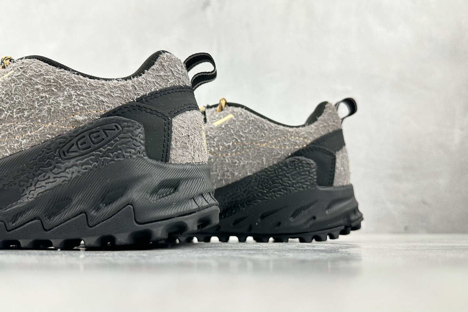 KEEN Jasper Zionic 灰色 1030242